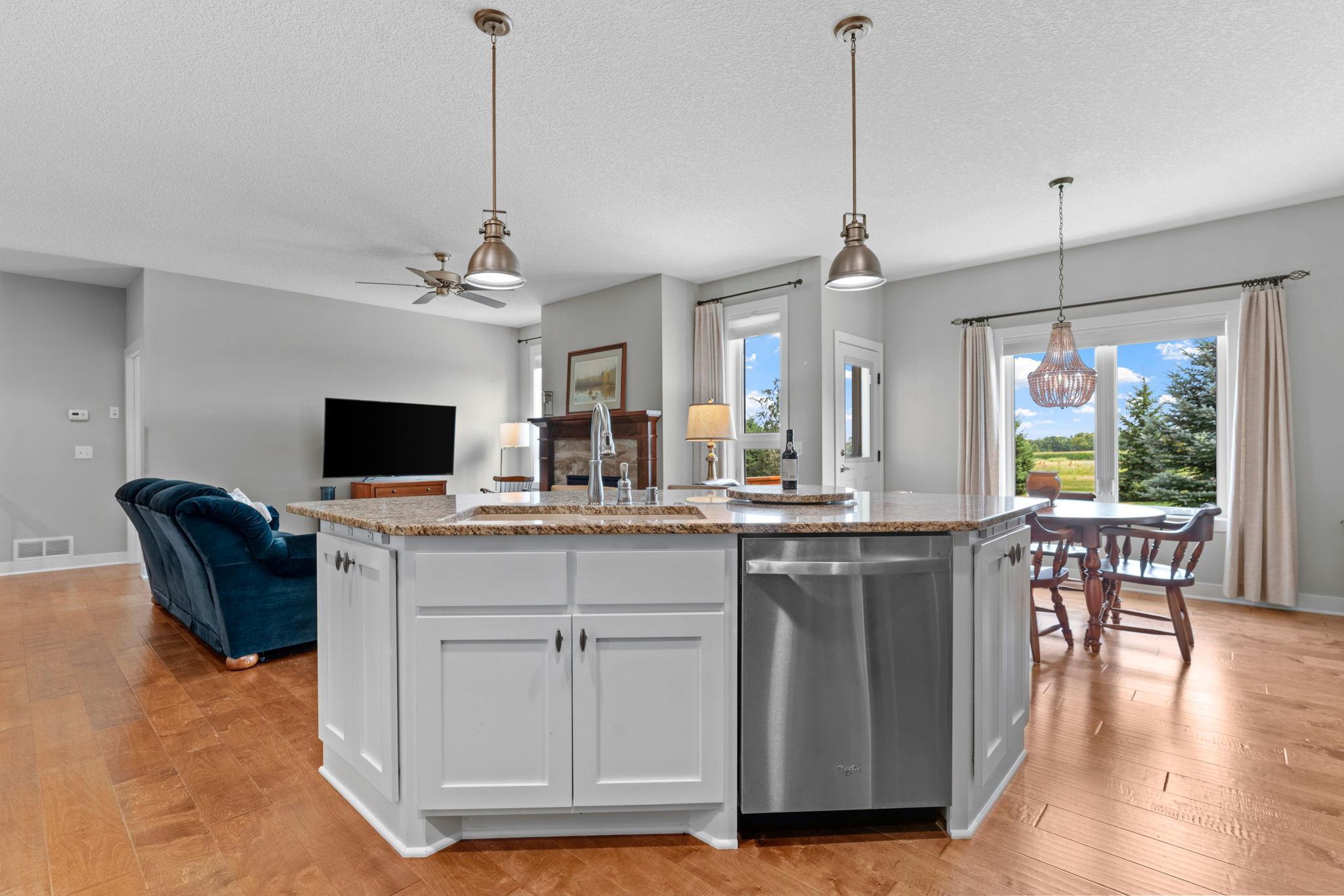41-web-or-mls-12096 Malisa Ct-41.jpg