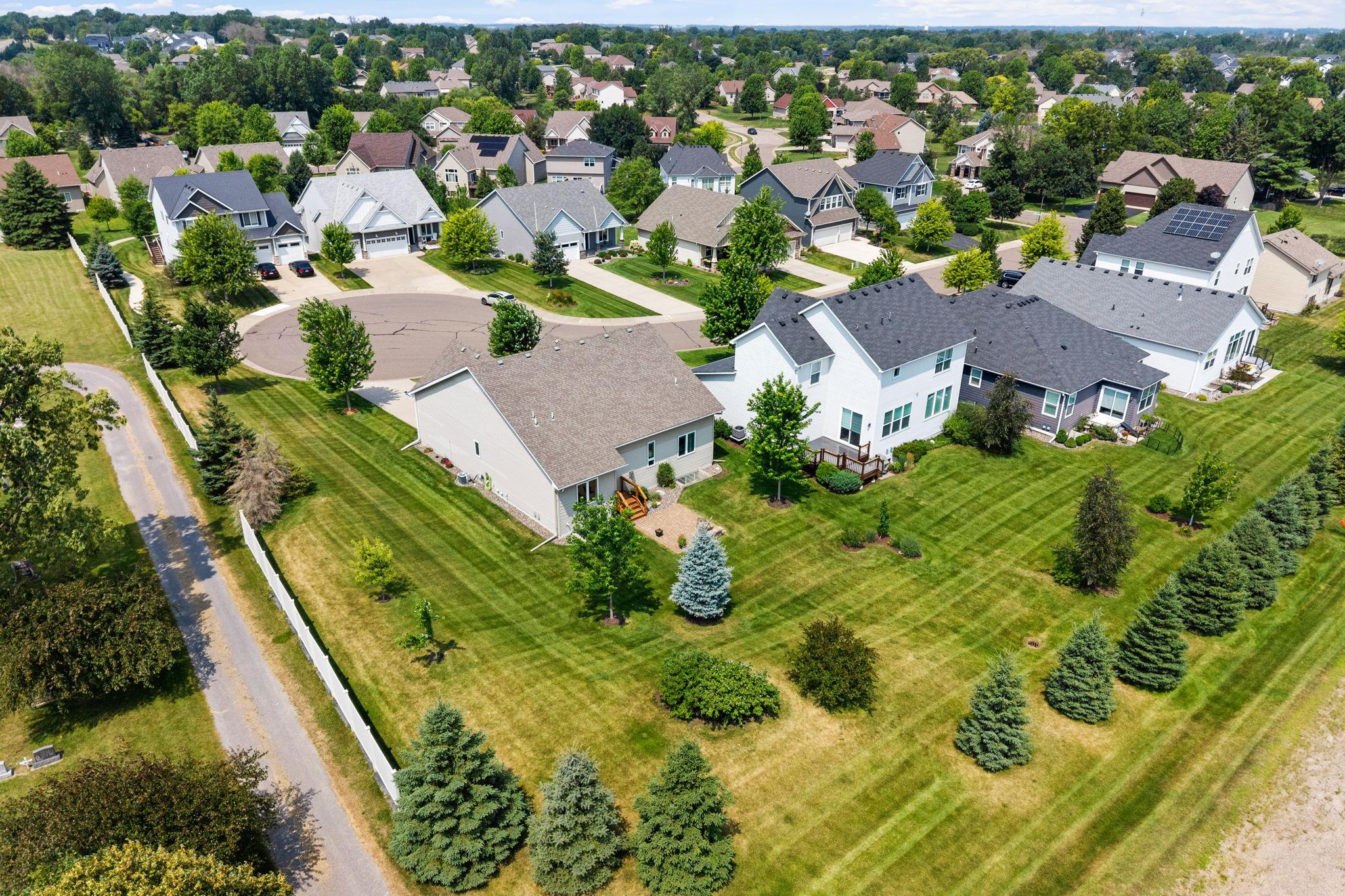 16-web-or-mls-12096 Malisa Ct-16.jpg