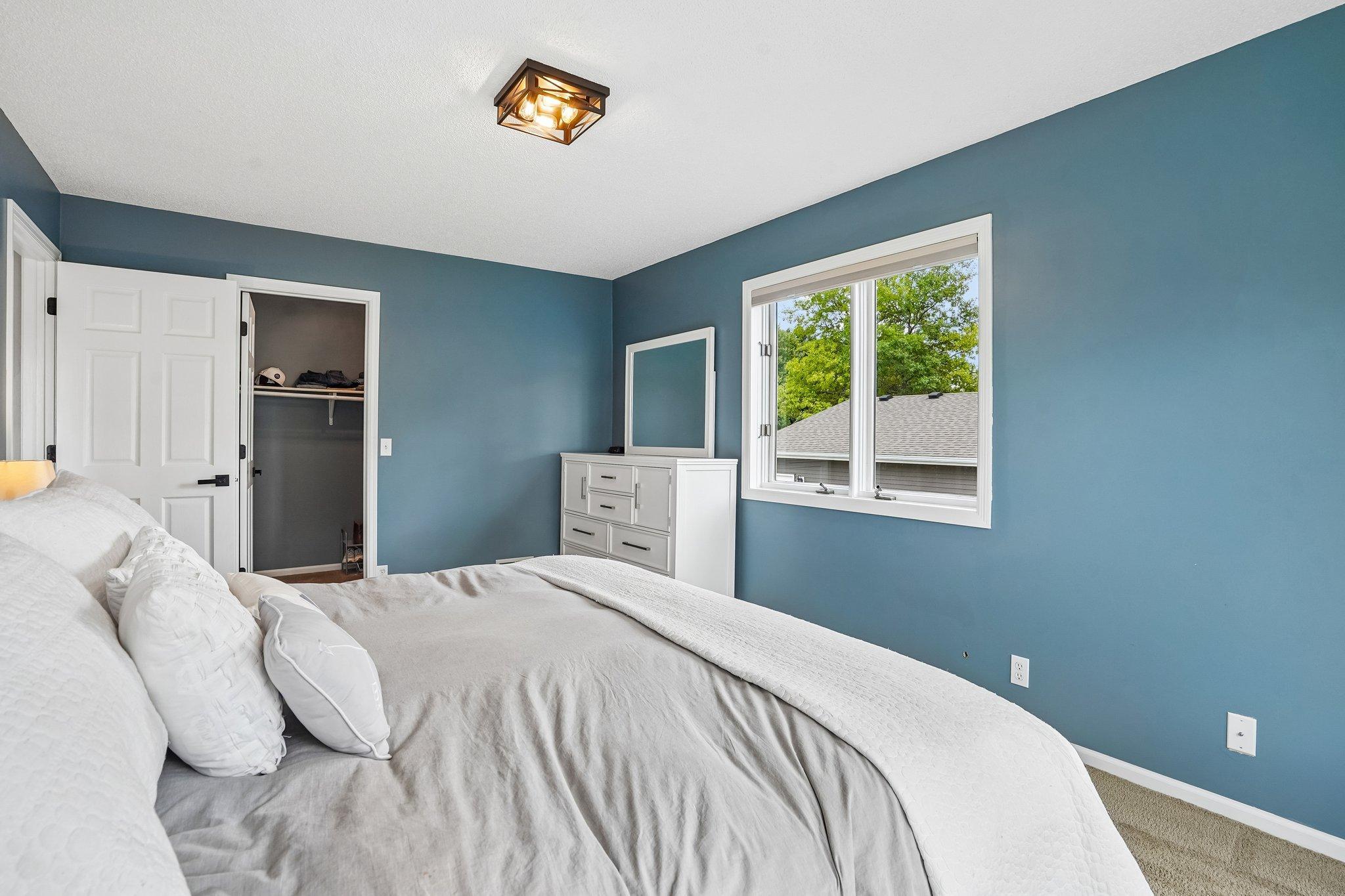 38-web-or-mls-Woodview Ct SE-S2307-038.jpg