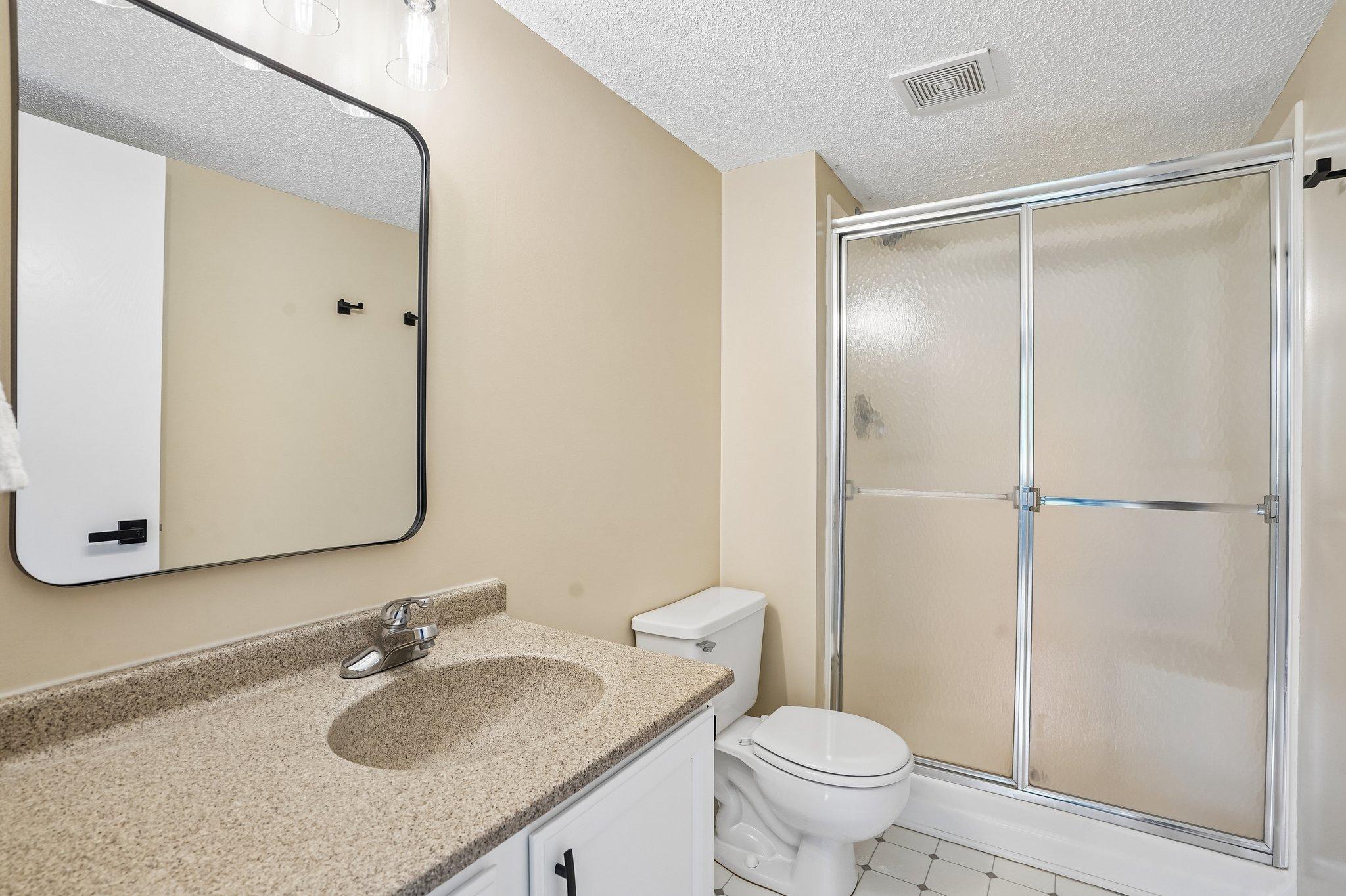 42-web-or-mls-Woodview Ct SE-S2307-042.jpg