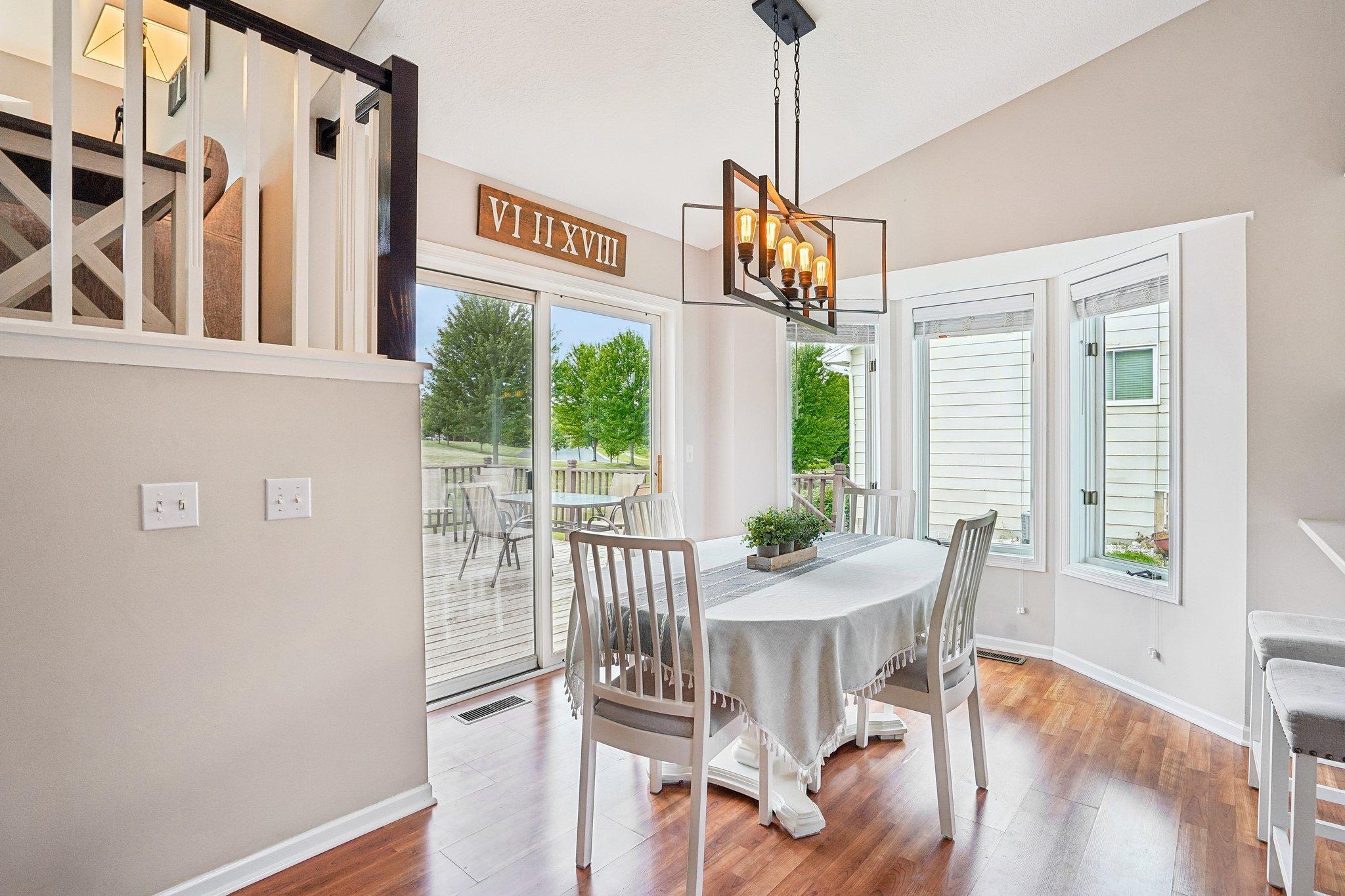 16-web-or-mls-Woodview Ct SE-S2307-016.jpg