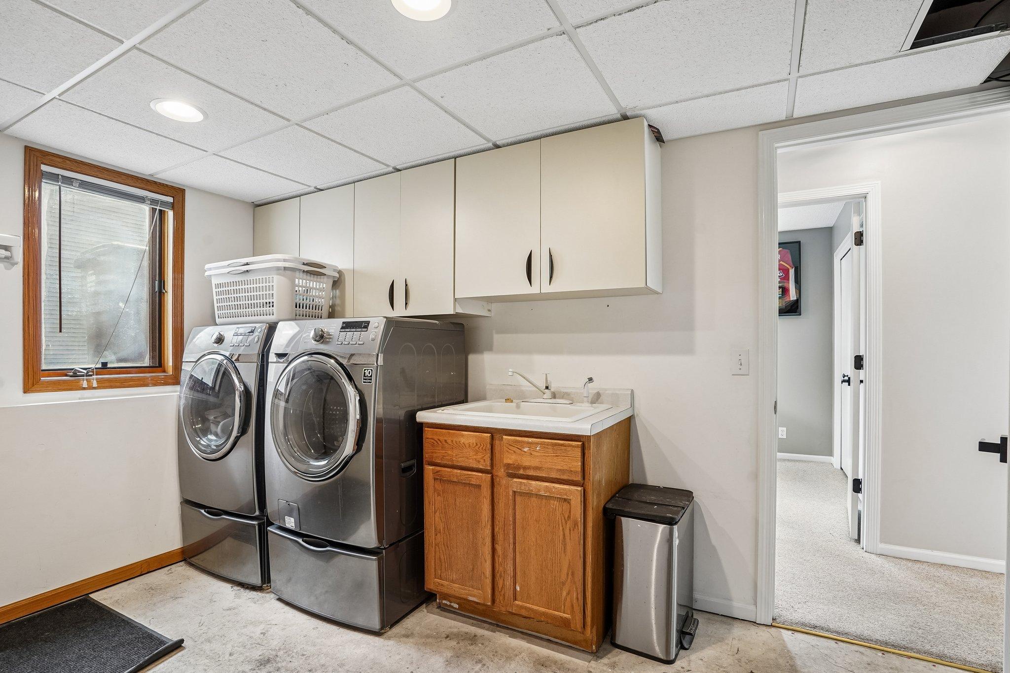 45-web-or-mls-Woodview Ct SE-S2307-045.jpg