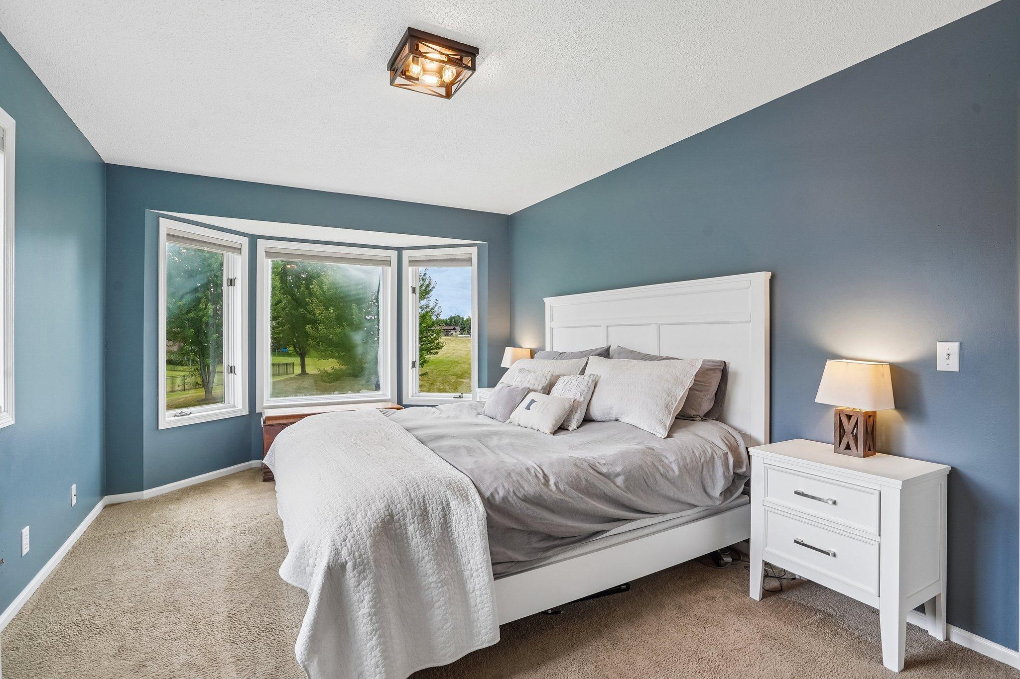 36-web-or-mls-Woodview Ct SE-S2307-036.jpg