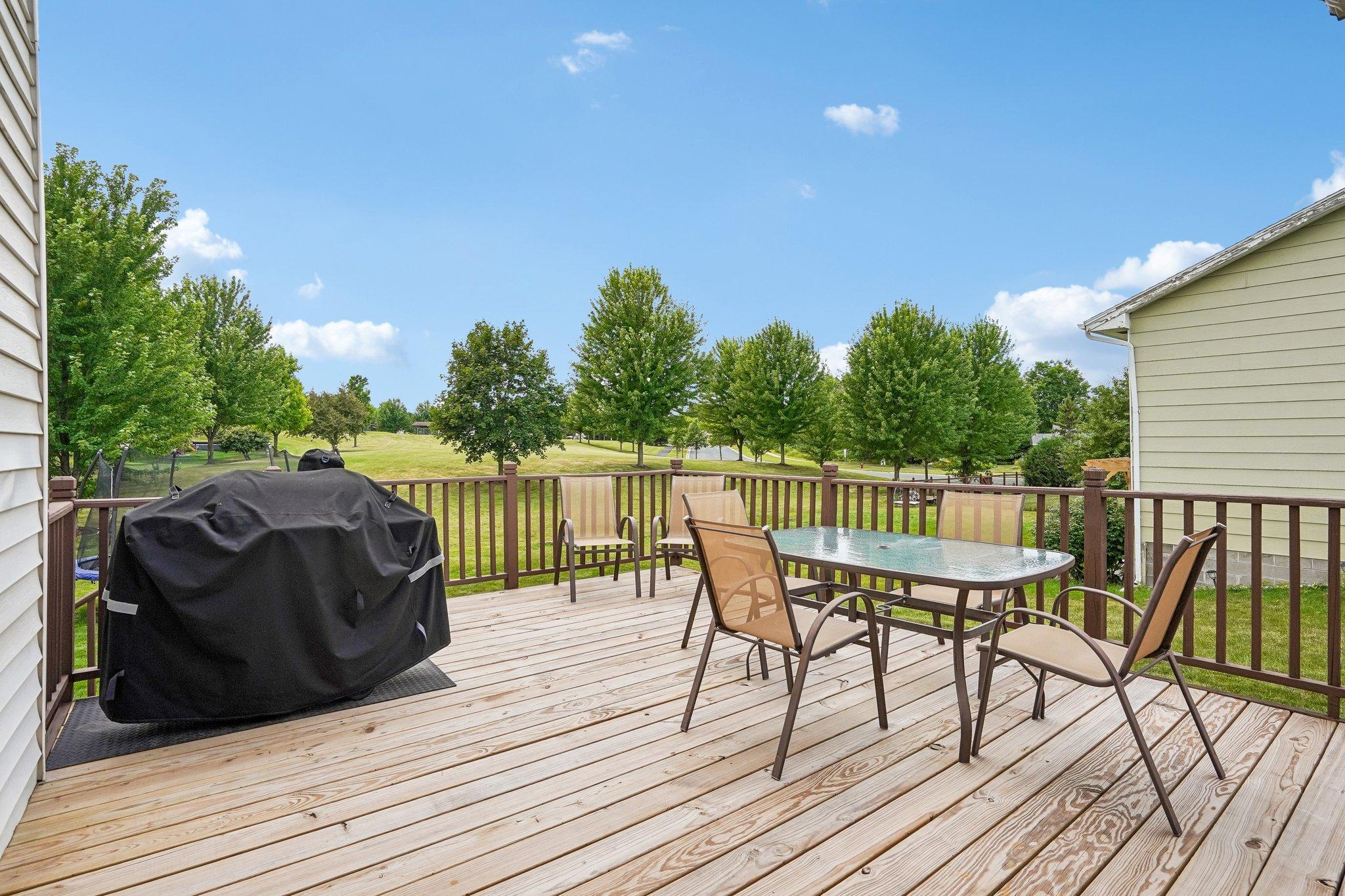 51-web-or-mls-Woodview Ct SE-S2307-051.jpg
