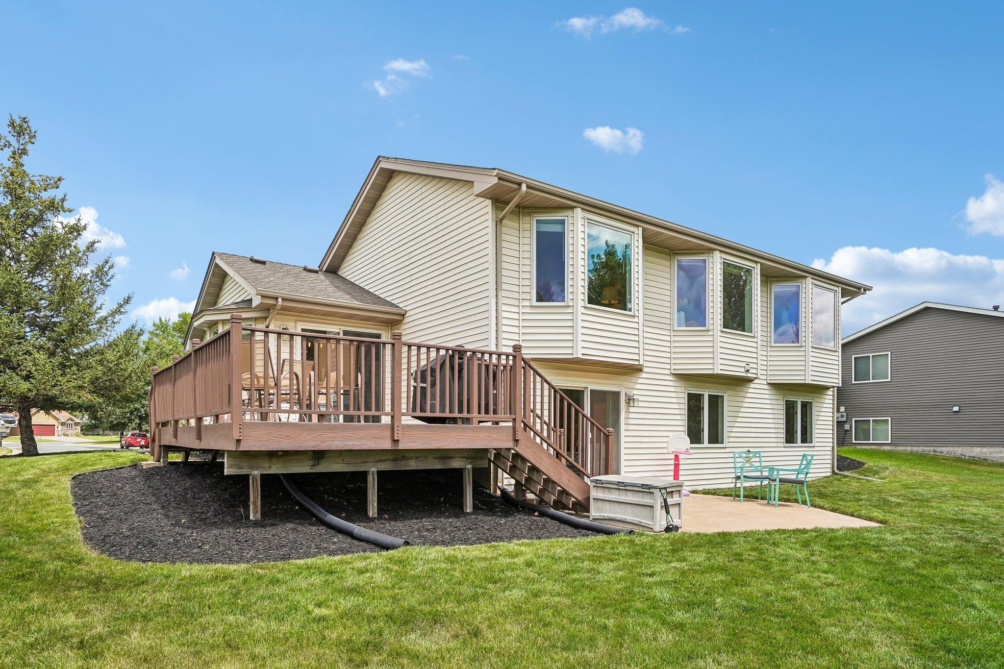 55-web-or-mls-Woodview Ct SE-S2307-055.jpg