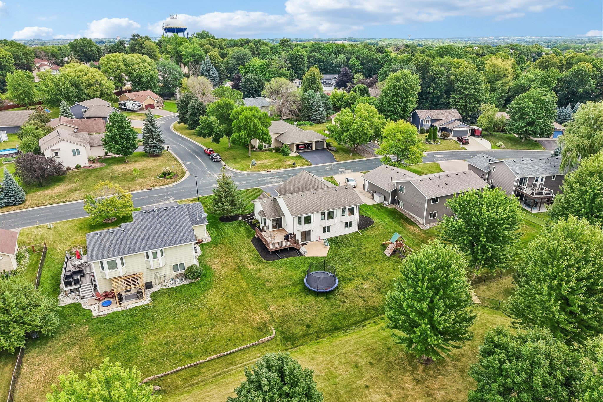 65-web-or-mls-Woodview Ct SE-S2307-065.jpg