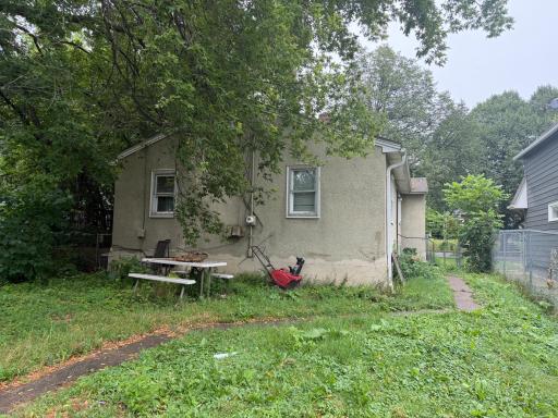 988 Fremont Avenue, Saint Paul, MN 55106