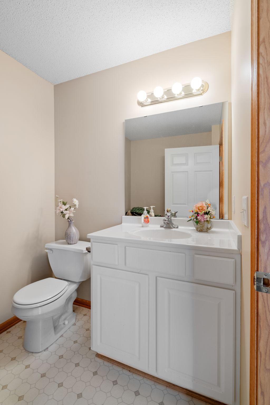23-web-or-mls-6866 Blackhawk Trail 12-23.jpg