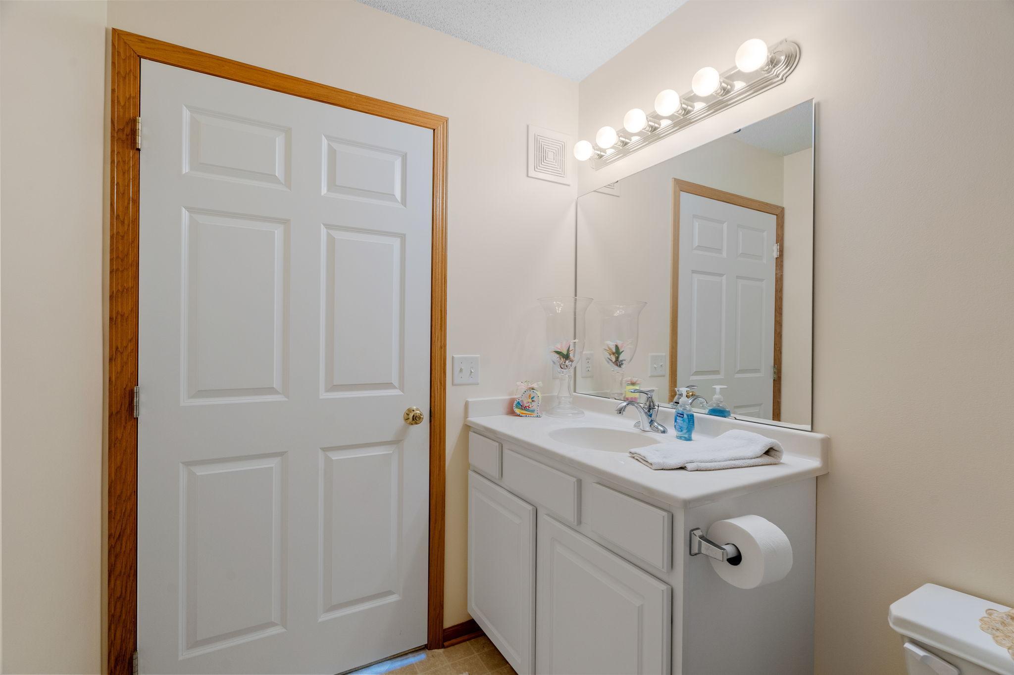 22-web-or-mls-6866 Blackhawk Trail 12-22.jpg