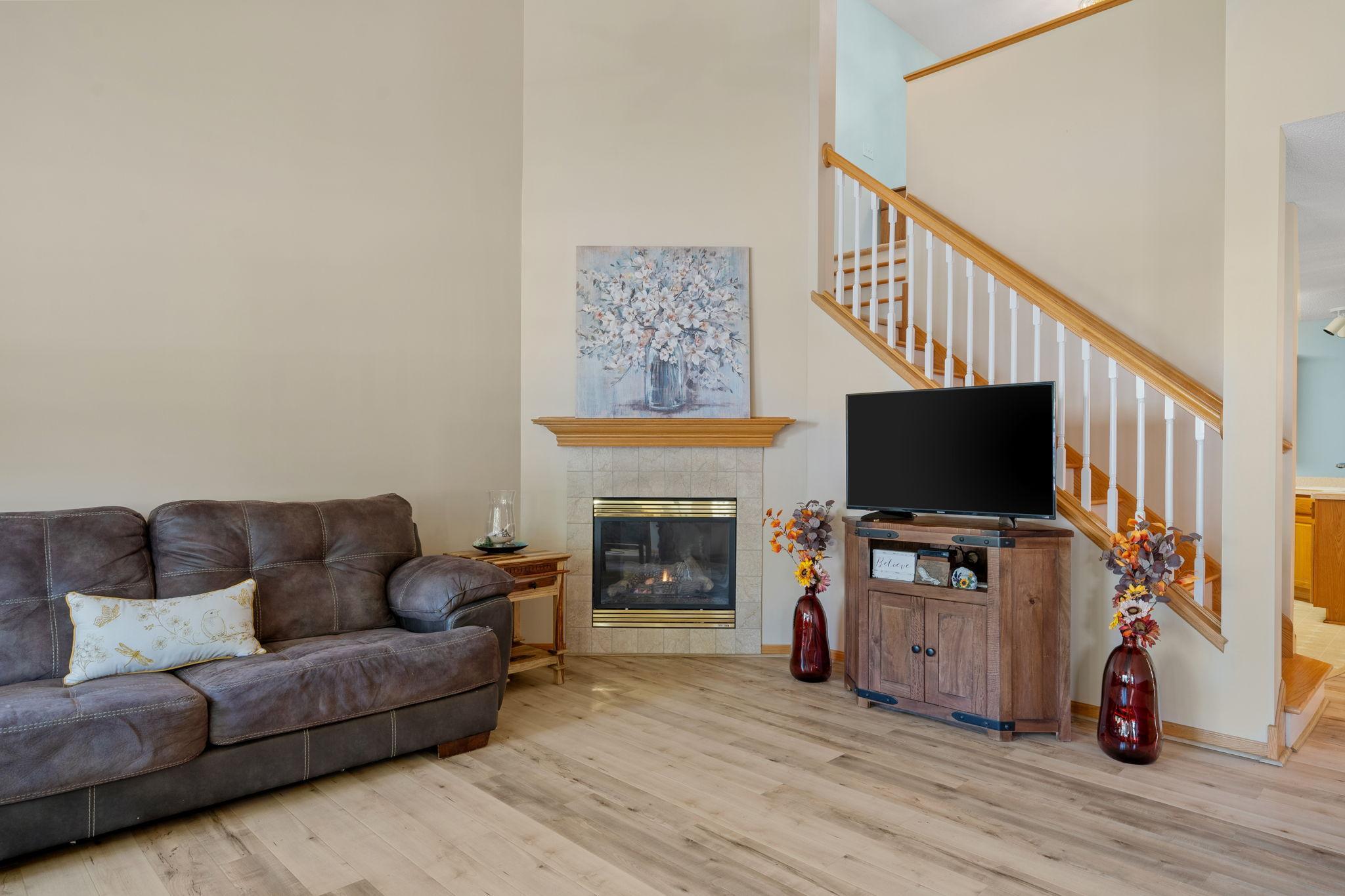 7-web-or-mls-6866 Blackhawk Trail 12-7.jpg