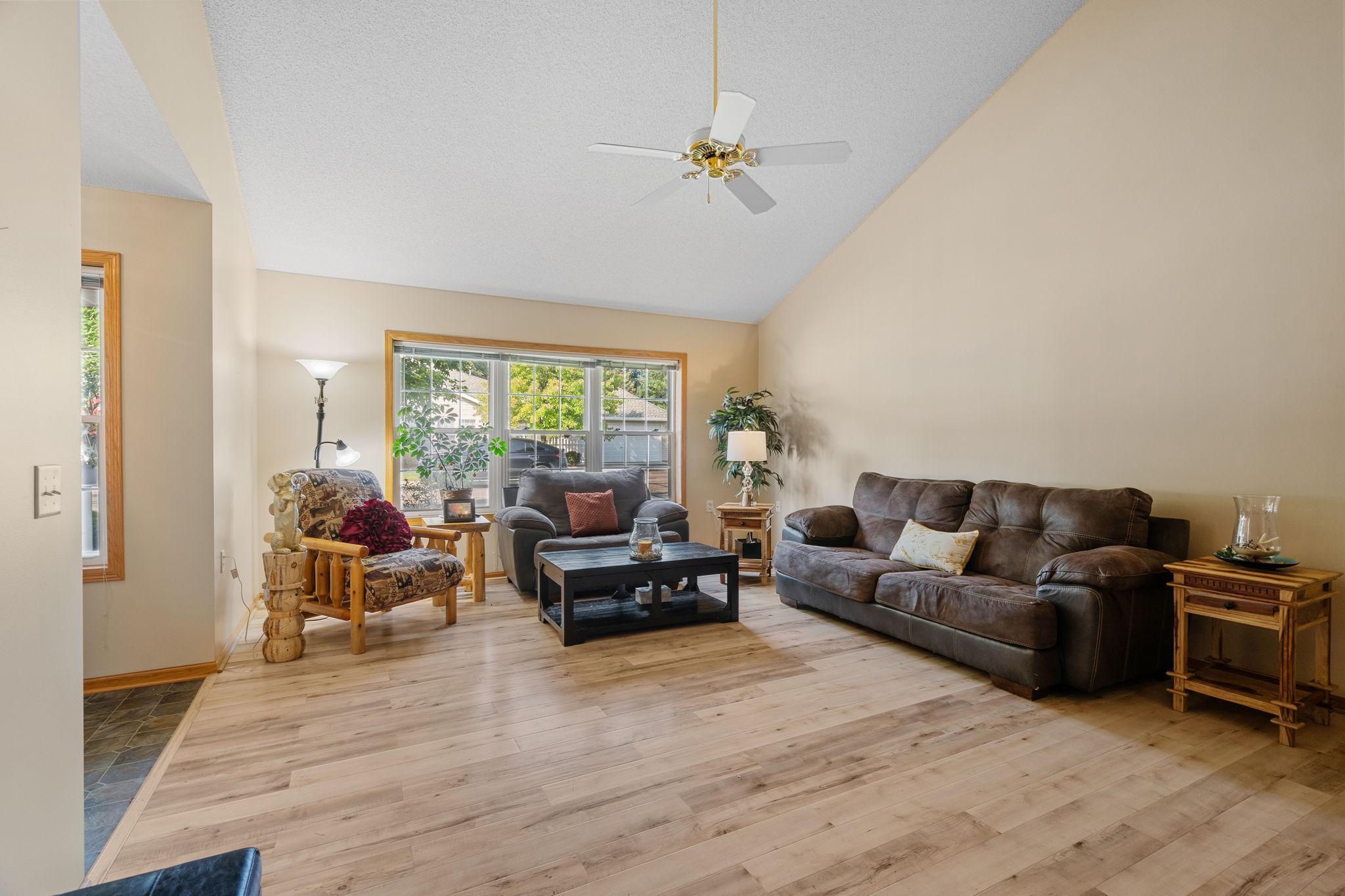 9-web-or-mls-6866 Blackhawk Trail 12-9.jpg