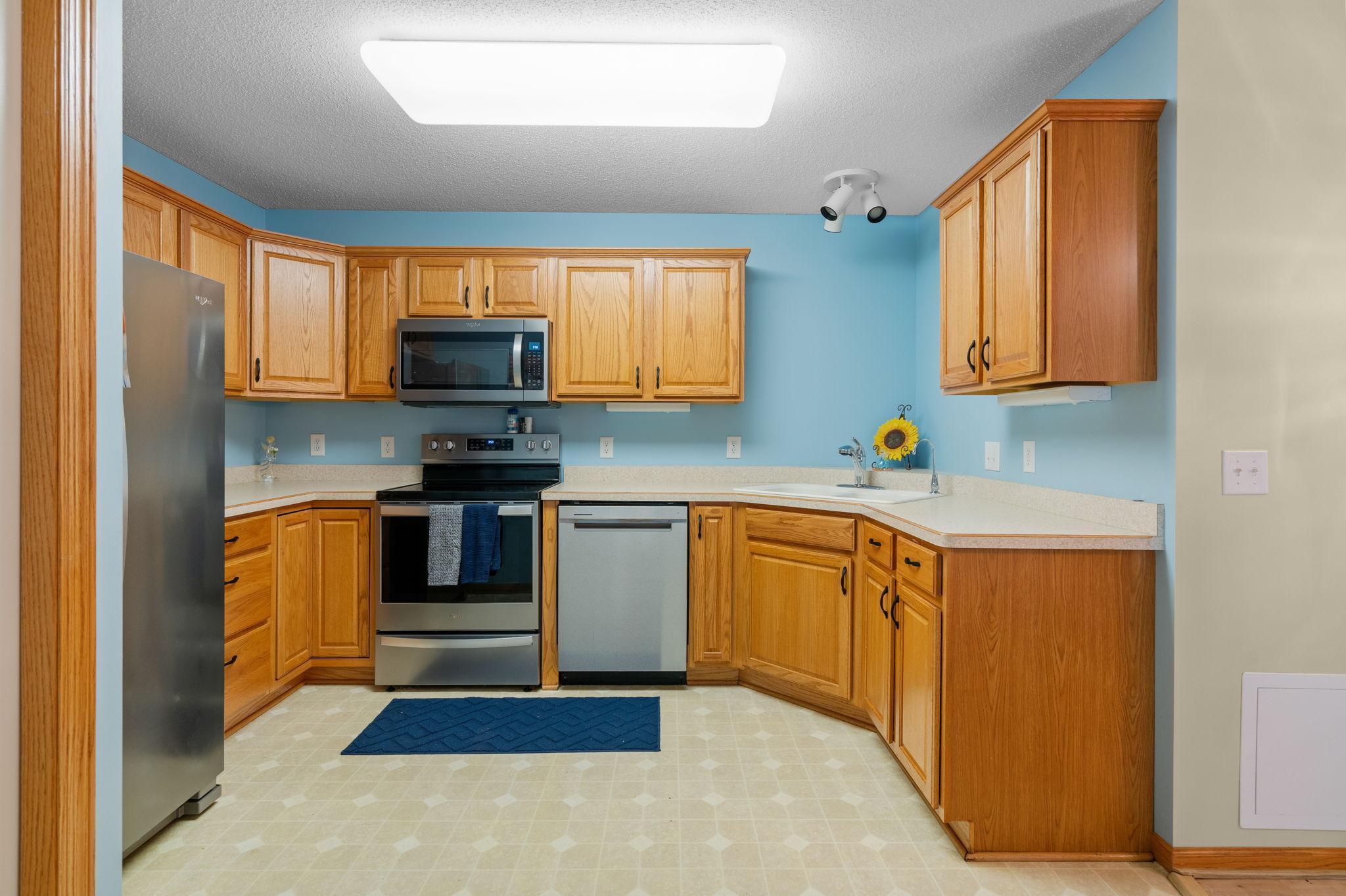 14-web-or-mls-6866 Blackhawk Trail 12-14.jpg