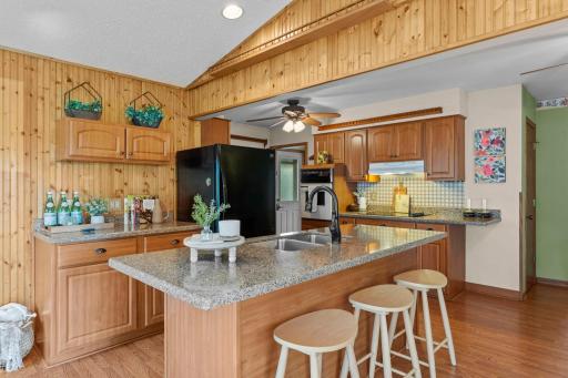 2121 Radatz Avenue, Maplewood, MN 55109