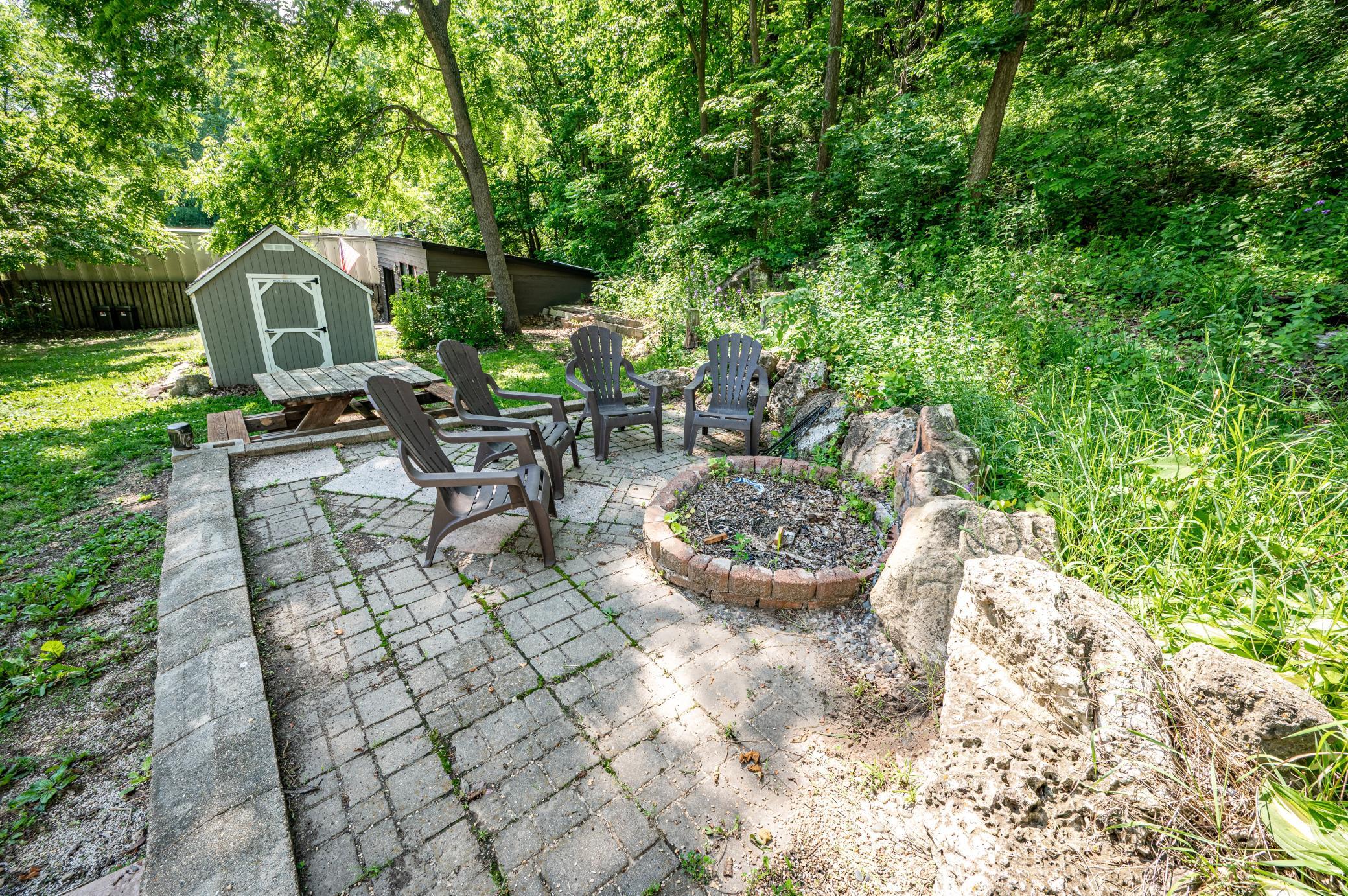 Peaceful Firepit area