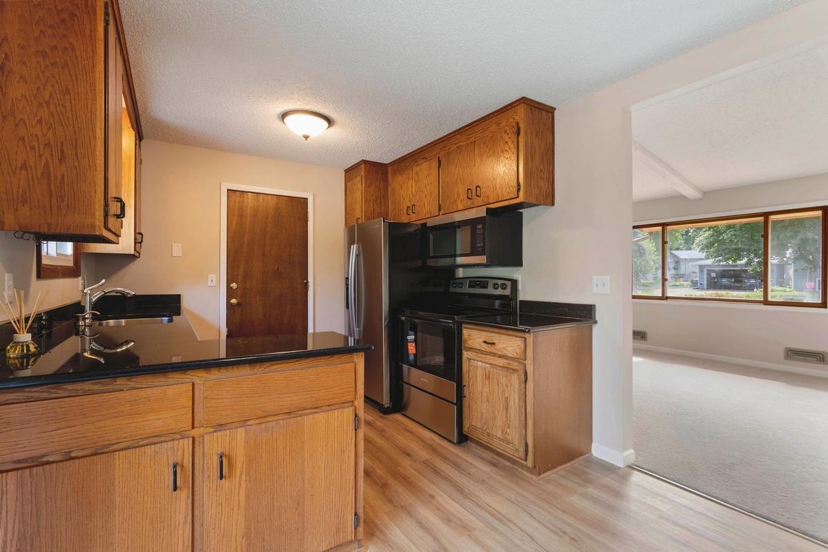 Granite counters and new stainless appliances
