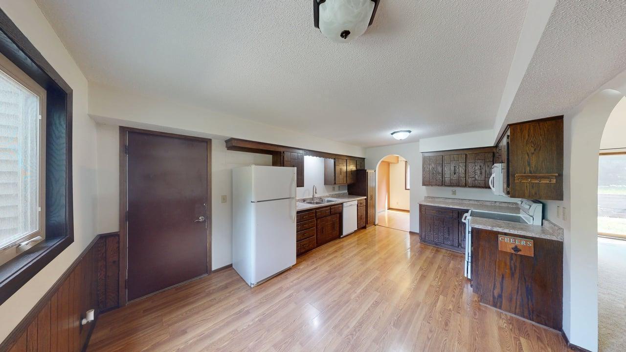 Eat-in kitchen