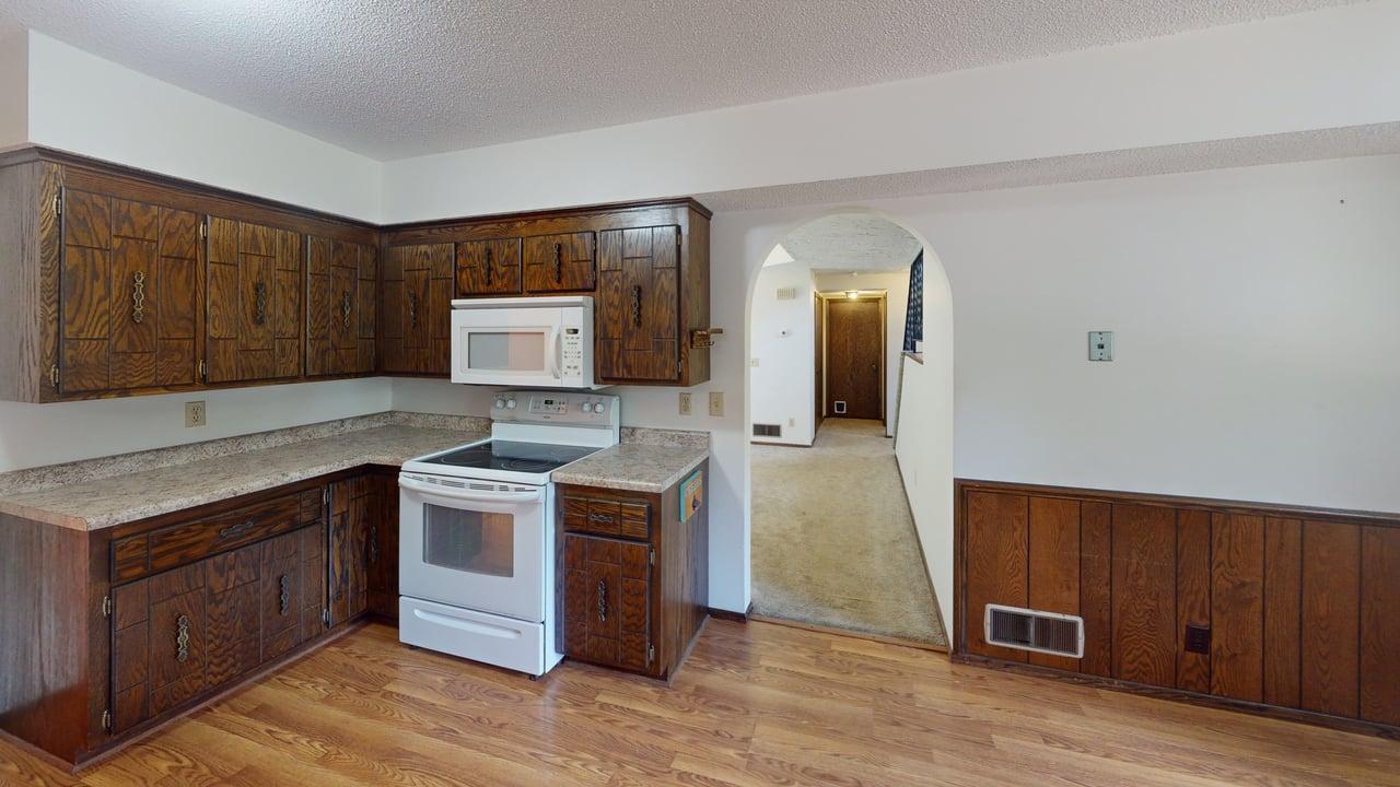 Kitchen appliances included