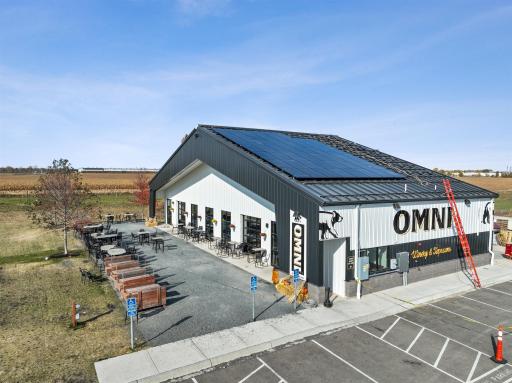 OMNI Winery in Rosemount, MN-The ideal spot for wine, beer, and pizza.