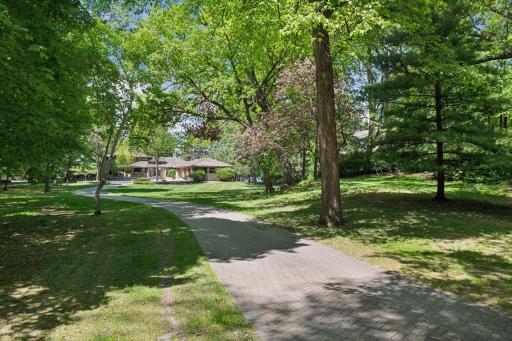 28235 Boulder Cir, Excelsior, MN 55331