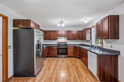 417 Hunter Drive, Watertown, MN 55388