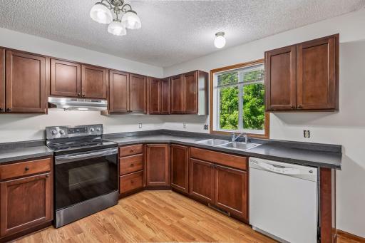 417 Hunter Drive, Watertown, MN 55388