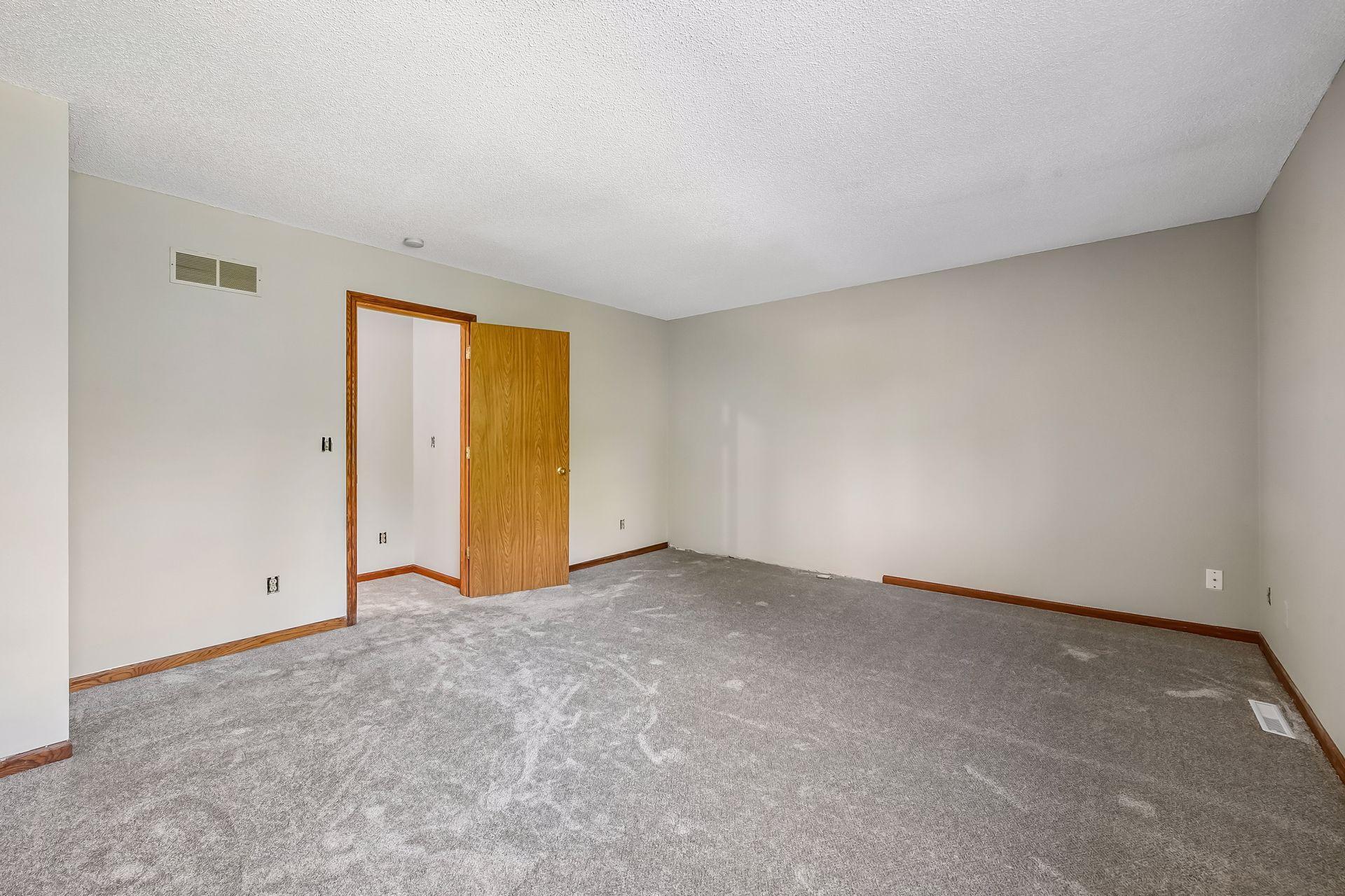 Very Spacious Bedroom 1