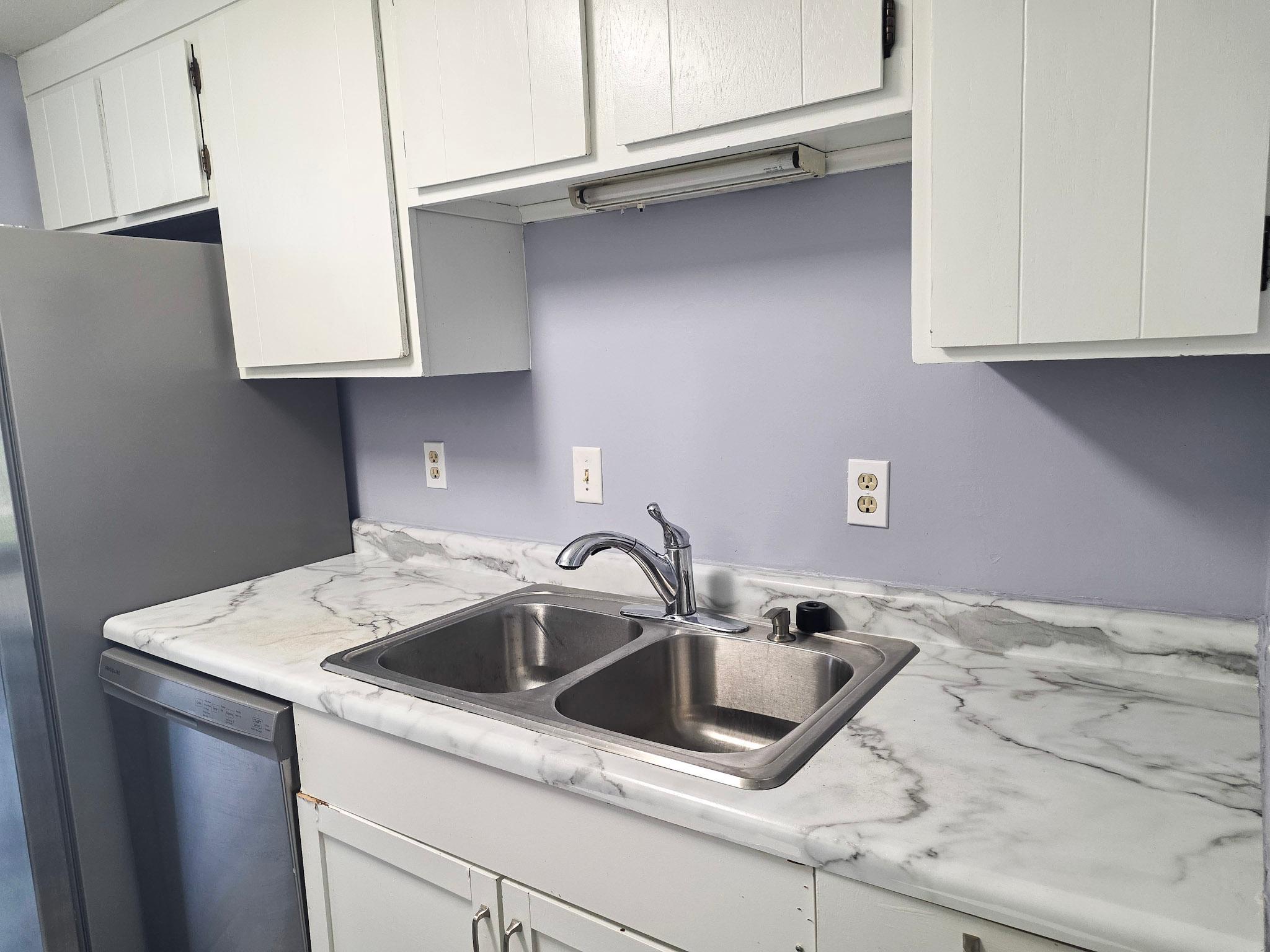 18-Kitchen 4.jpg