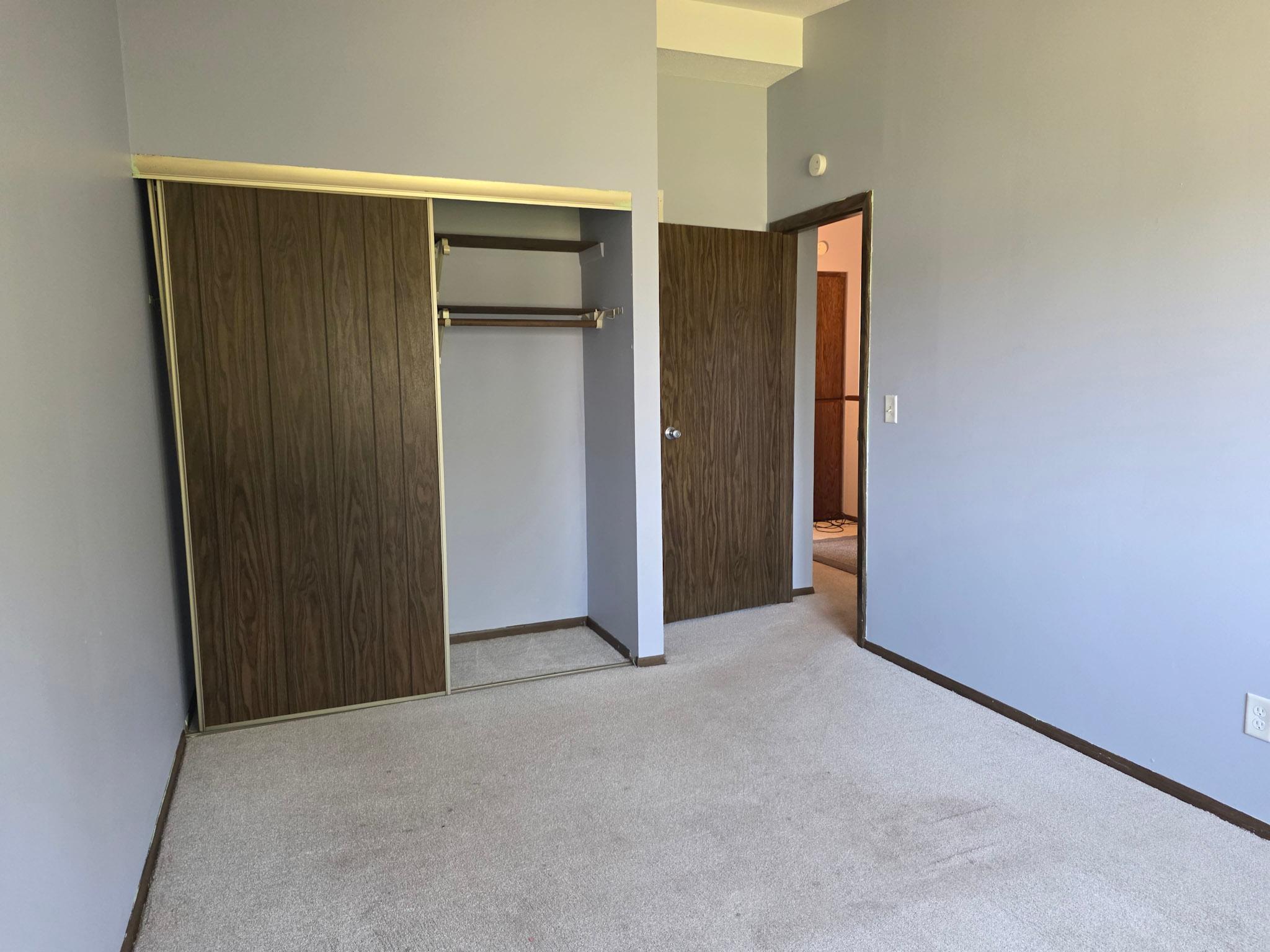 33-Room 2-1.jpg