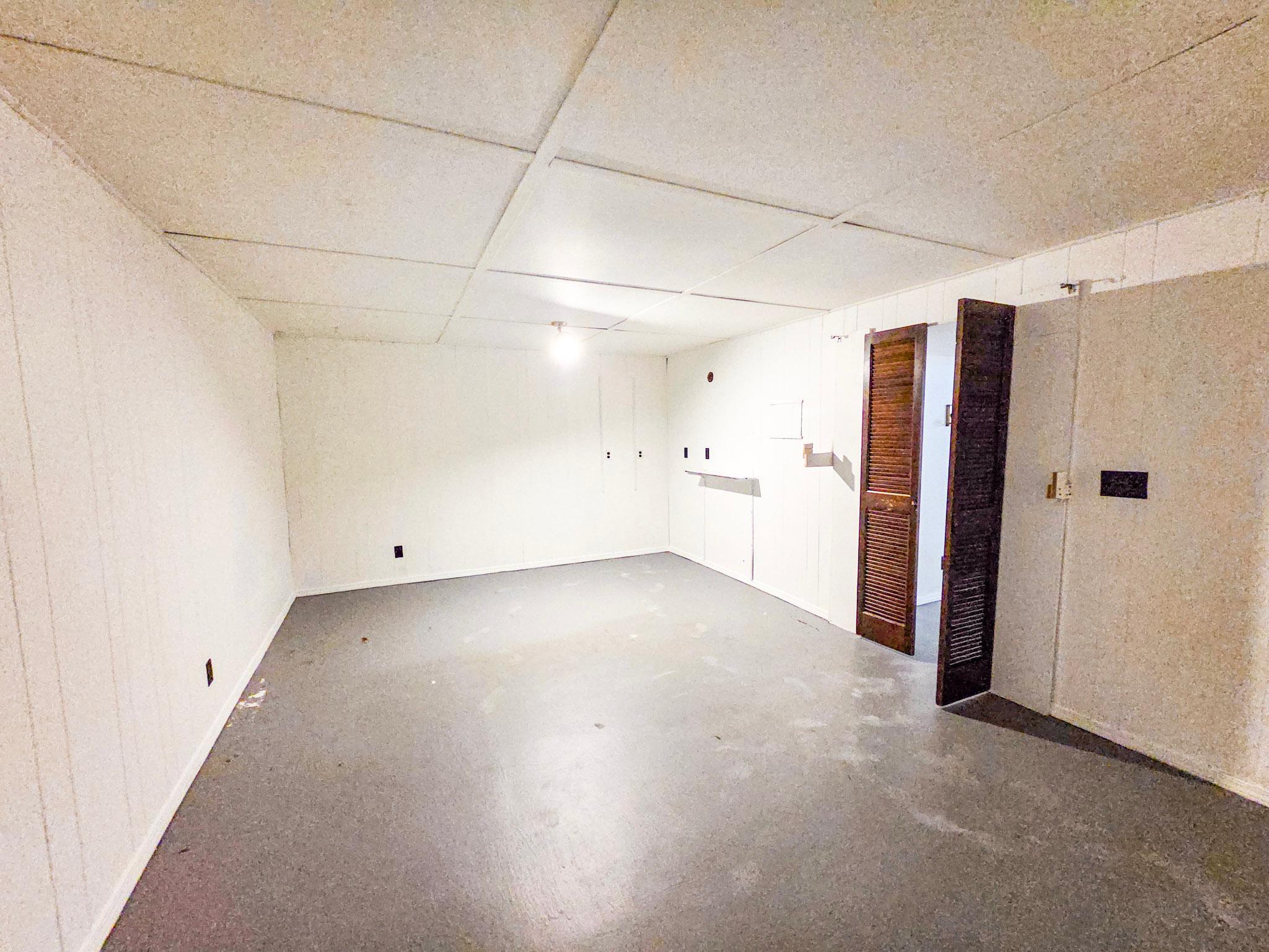 41-2-Extra large space.jpg