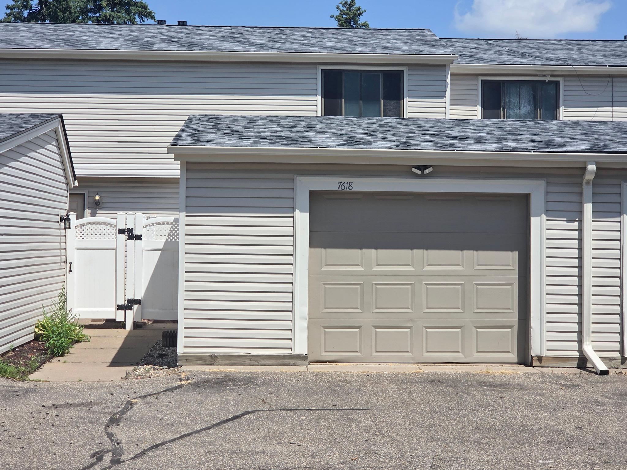 2-garage.jpg