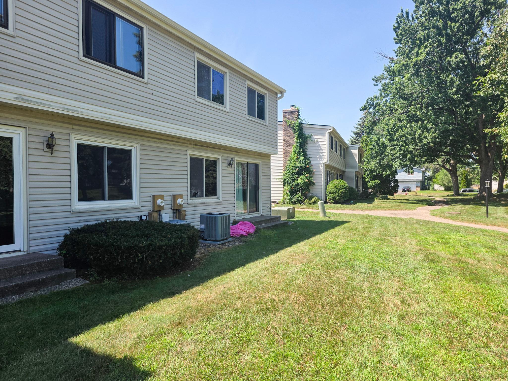 51-Backyard Left.jpg