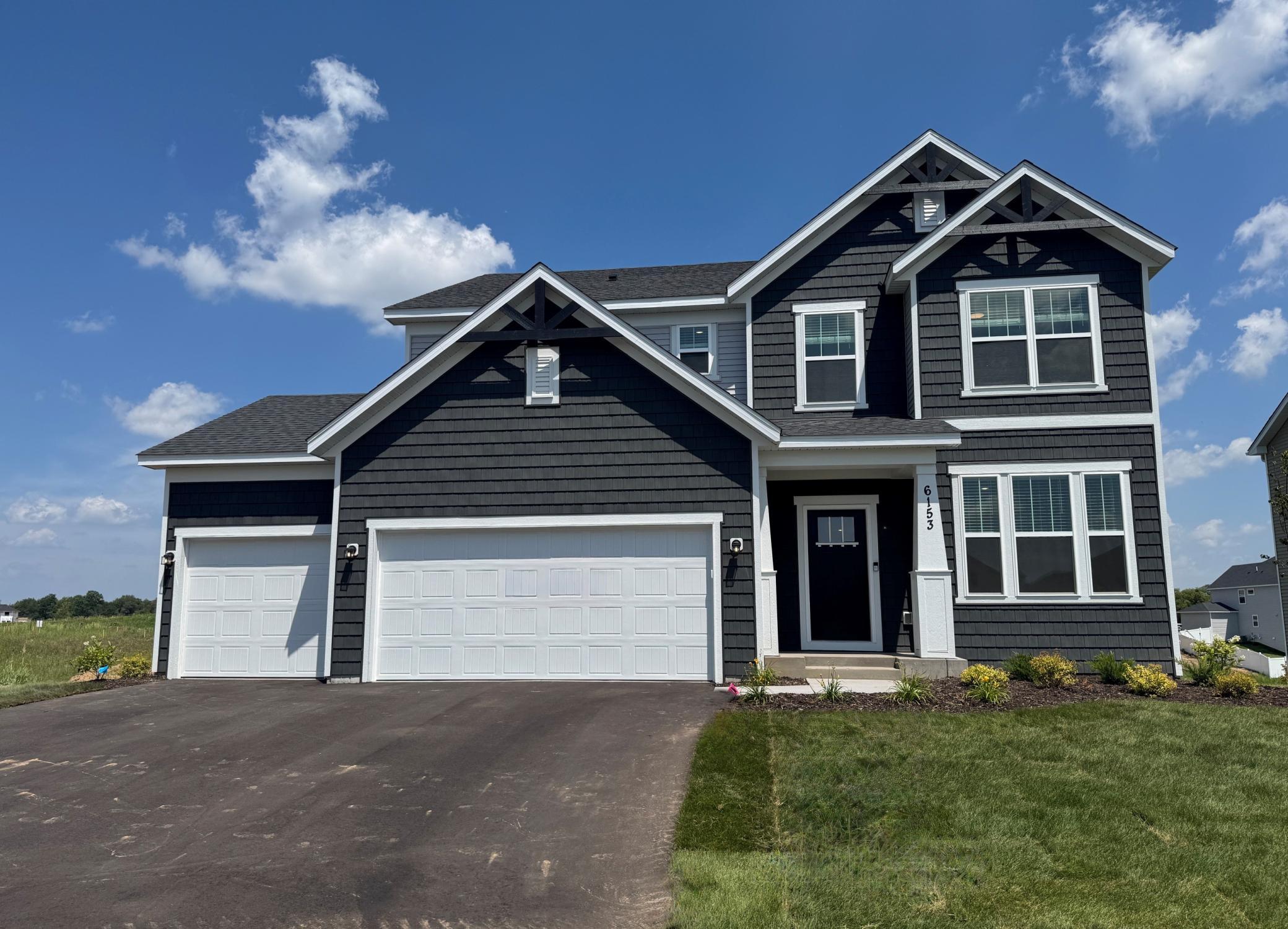 6153 Goodview Ave S. Exterior