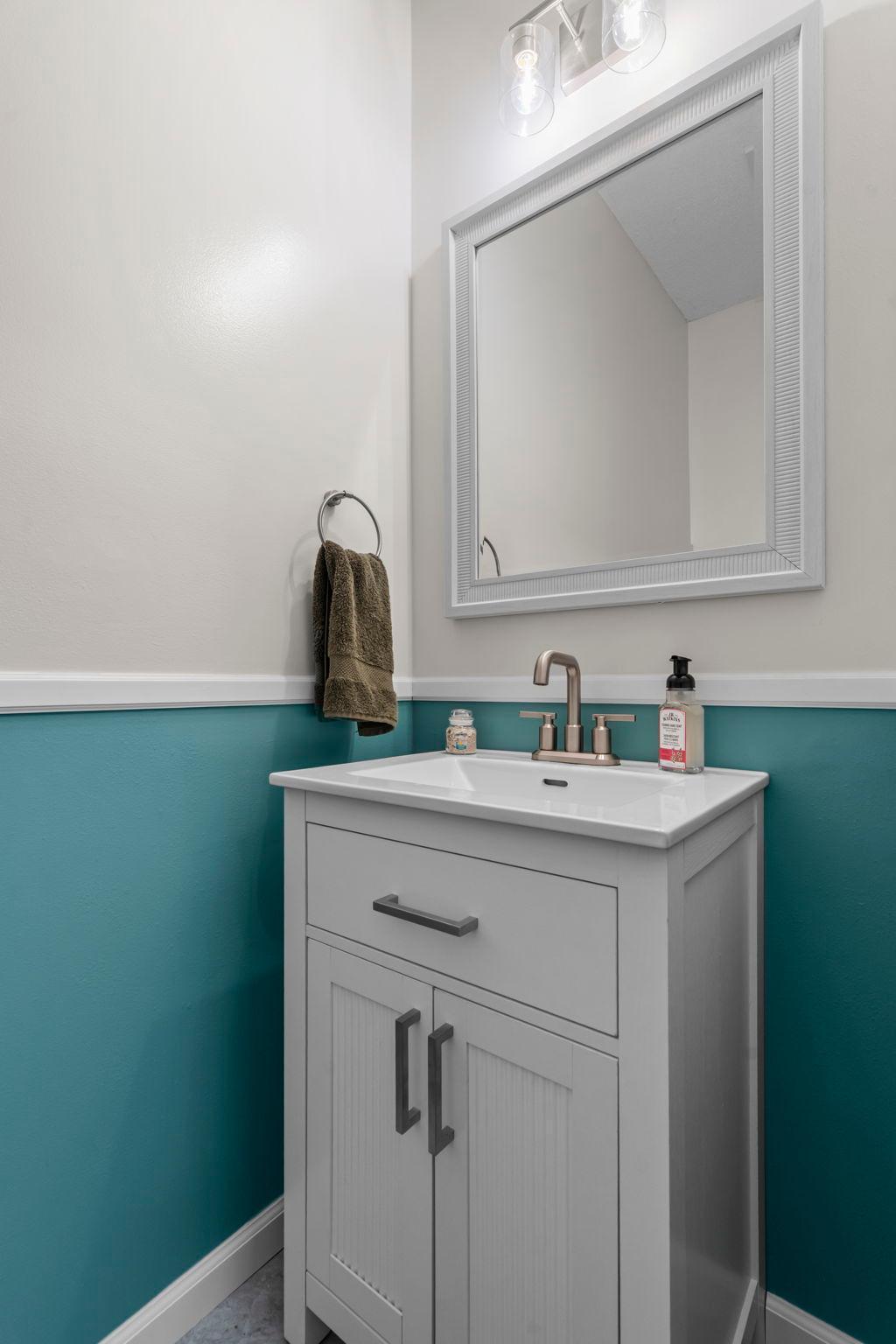 29-web-or-mls-2504 Country View Dr-142.jpg