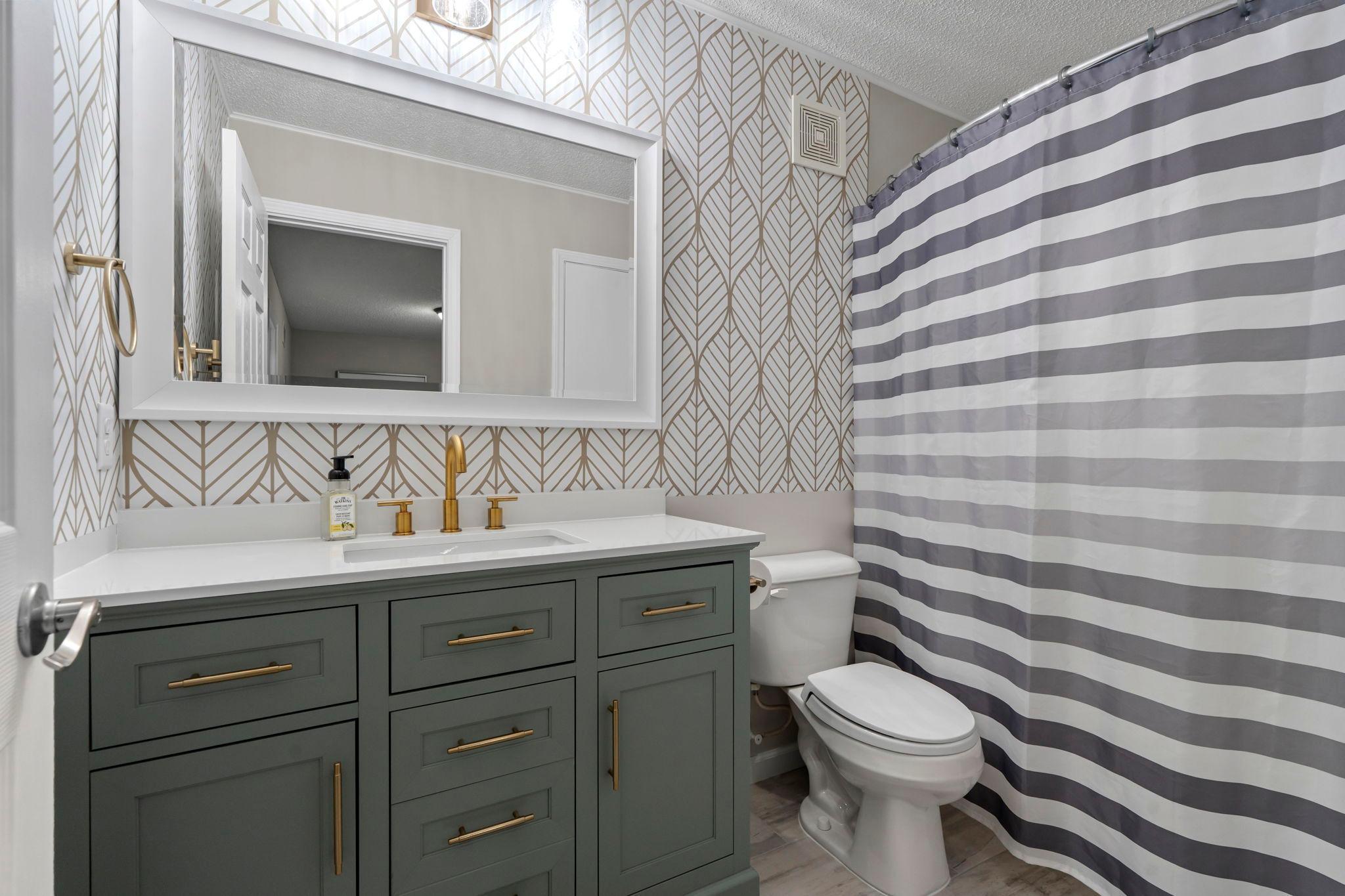 41-web-or-mls-2504 Country View Dr-167.jpg