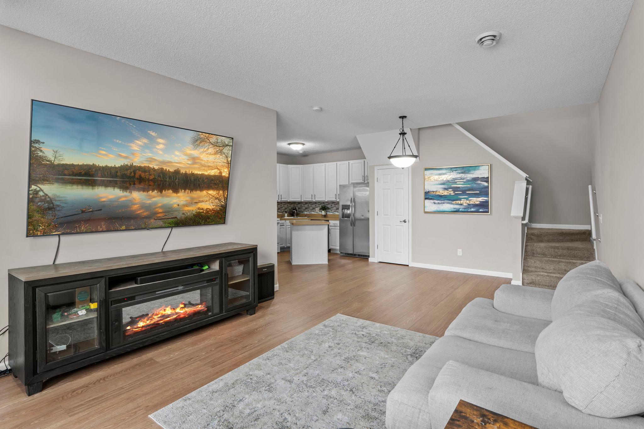 19-web-or-mls-2504 Country View Dr-82.jpg