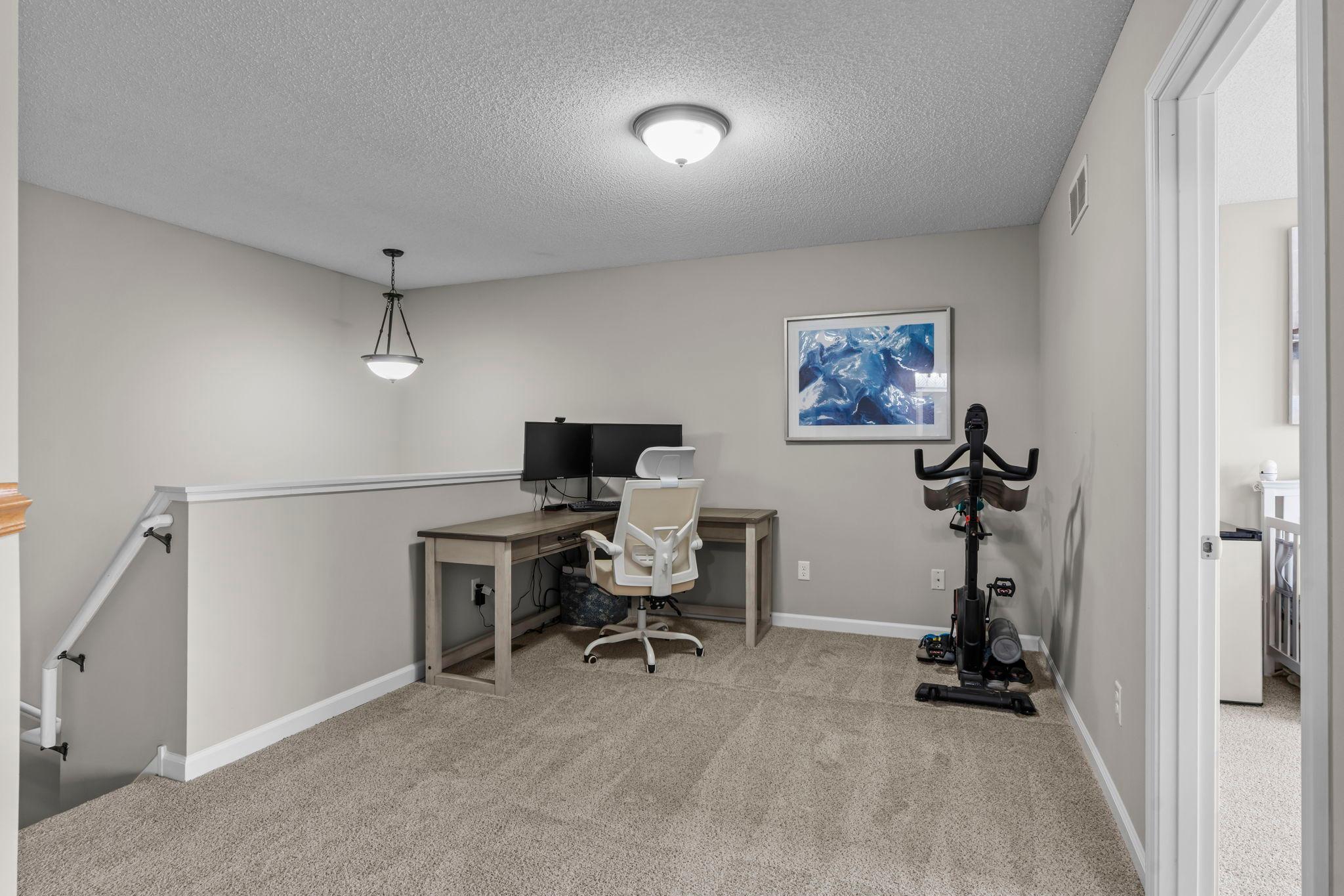 32-web-or-mls-2504 Country View Dr-162.jpg
