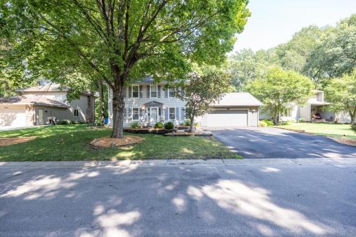 Such a beautiful home in a wonderful neighborhood!