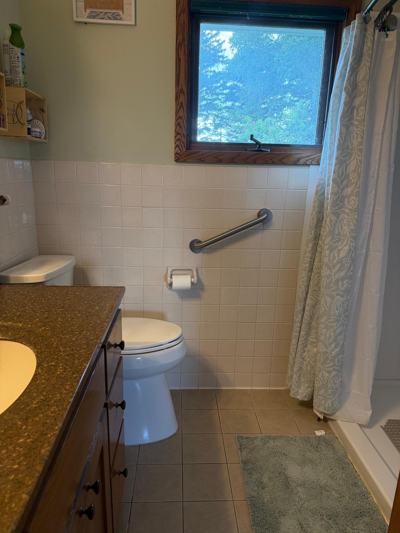 Main Floor Bathroom.jpeg