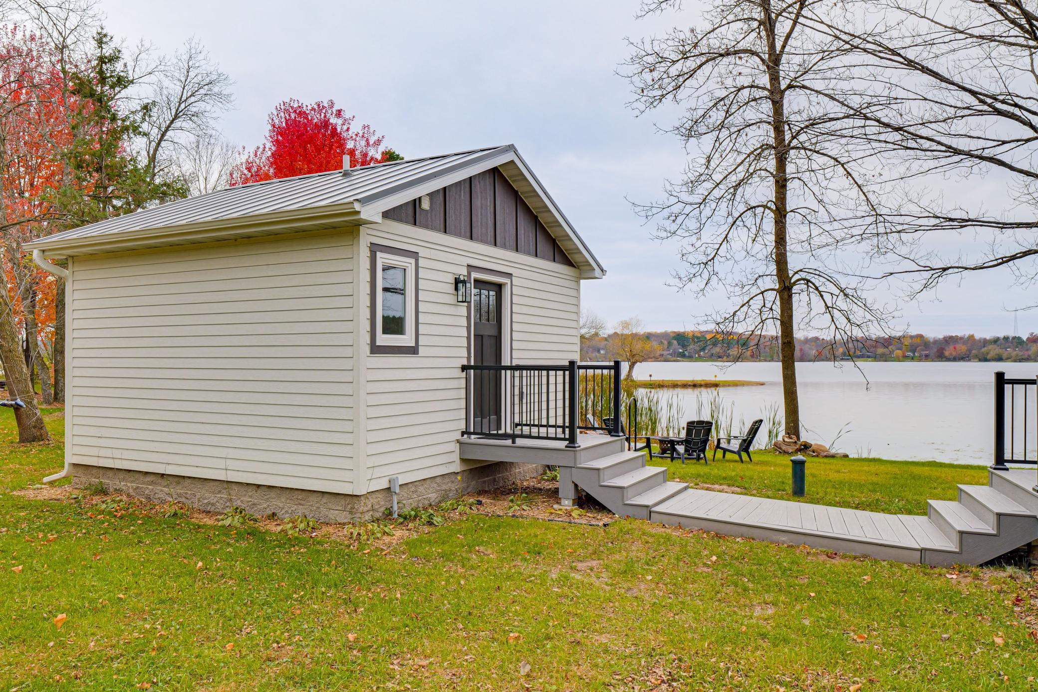 Bunkhouse is connected to main cabin by a walkway