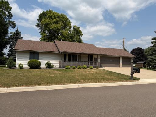 Photo for 10 George Street E, Maple Lake, MN 55358 - listing #7113057 Welcome to this beautiful rambler, sitting on a nice corner lot!