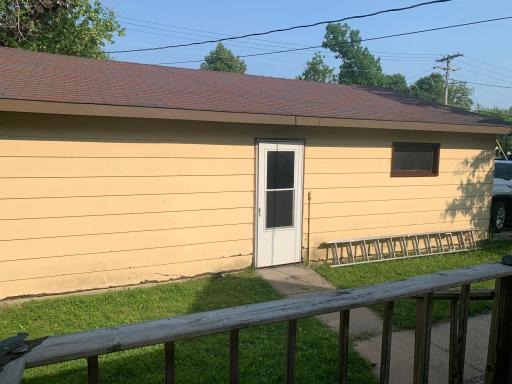 Detached garage