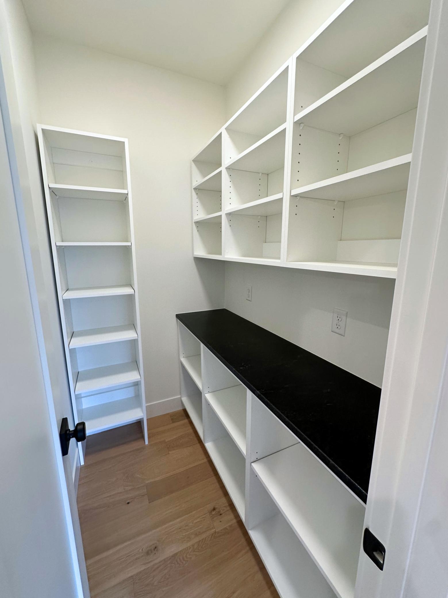 Walk-in Pantry