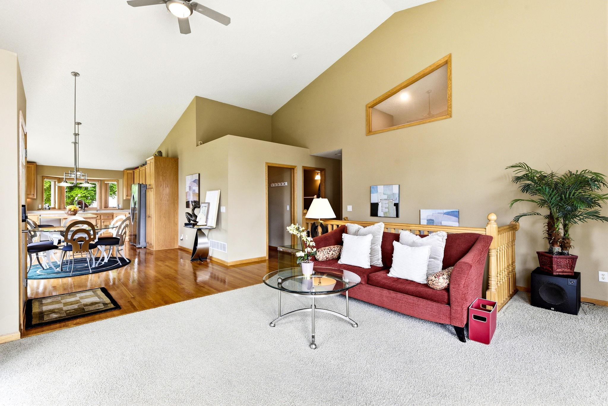 8-web-or-mls-4831-Greenhaven-Dr-08.jpg