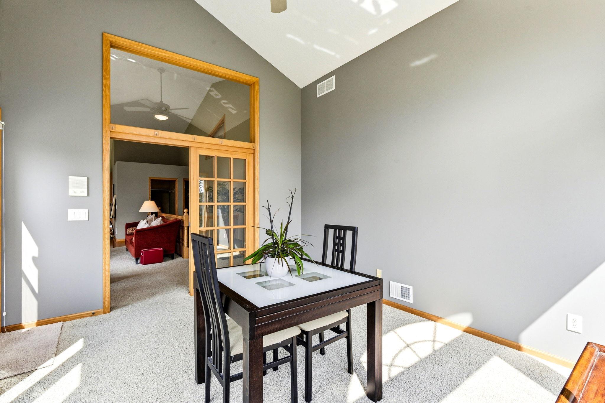 11-web-or-mls-4831-Greenhaven-Dr-11.jpg