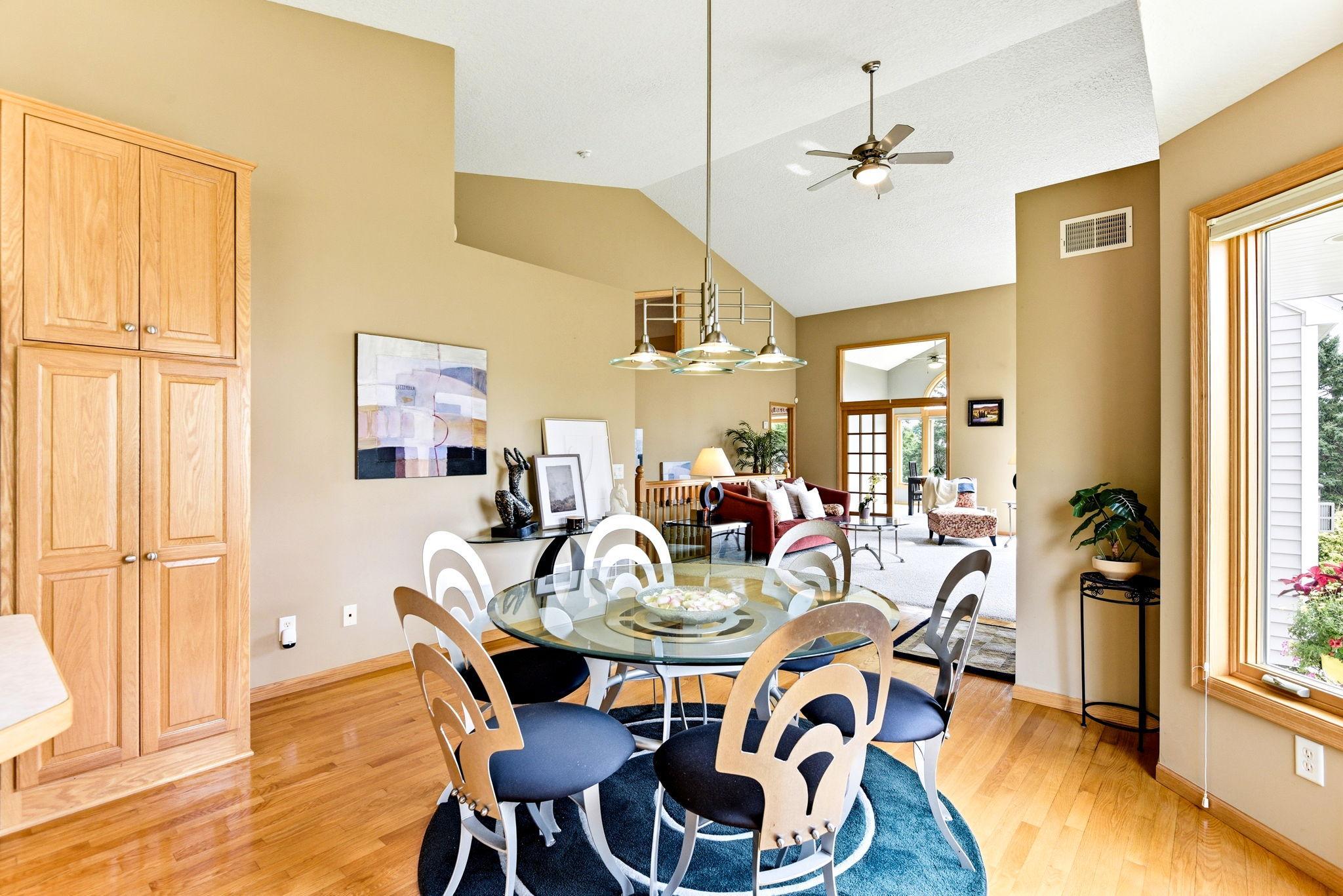 14-web-or-mls-4831-Greenhaven-Dr-14.jpg