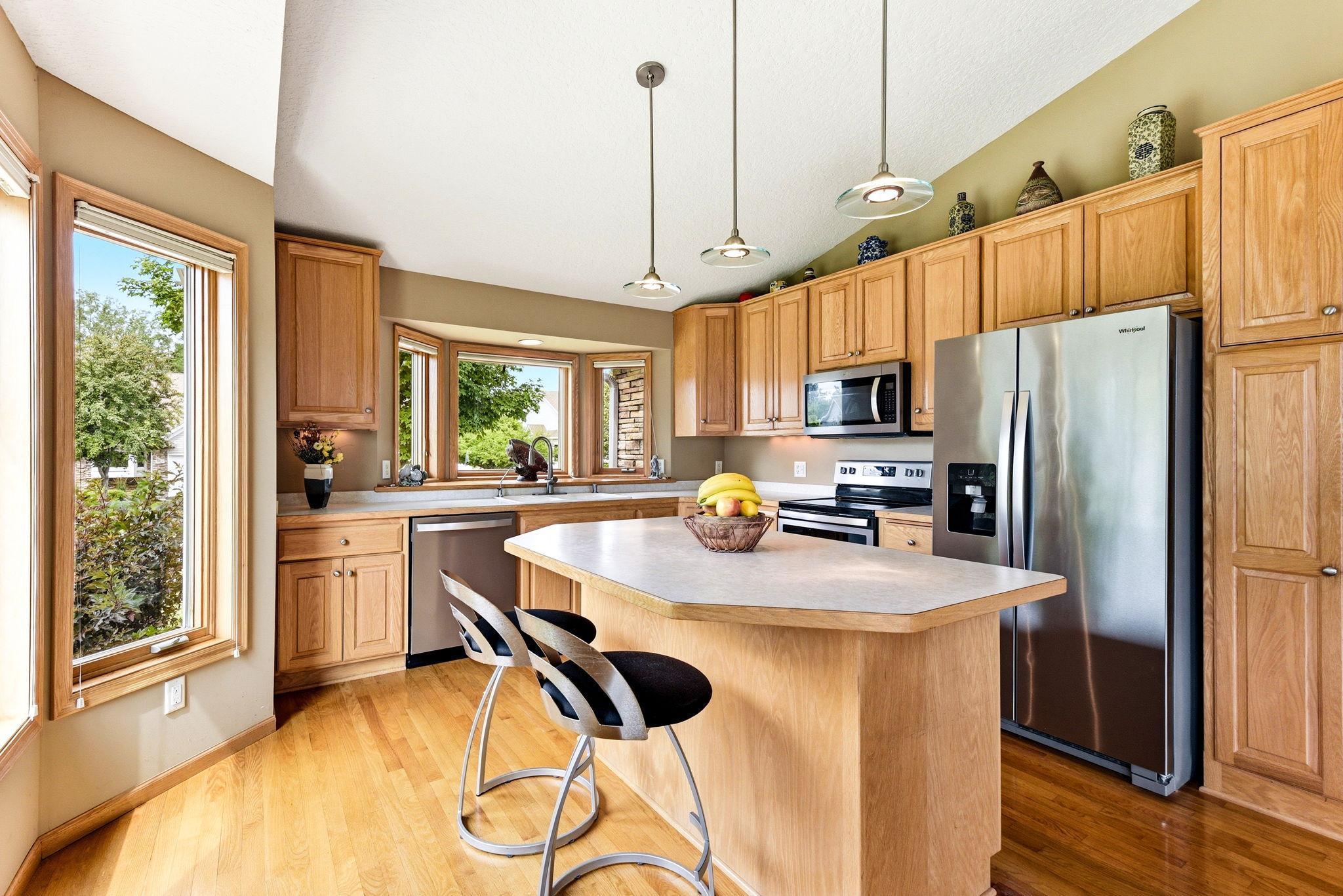 15-web-or-mls-4831-Greenhaven-Dr-15.jpg