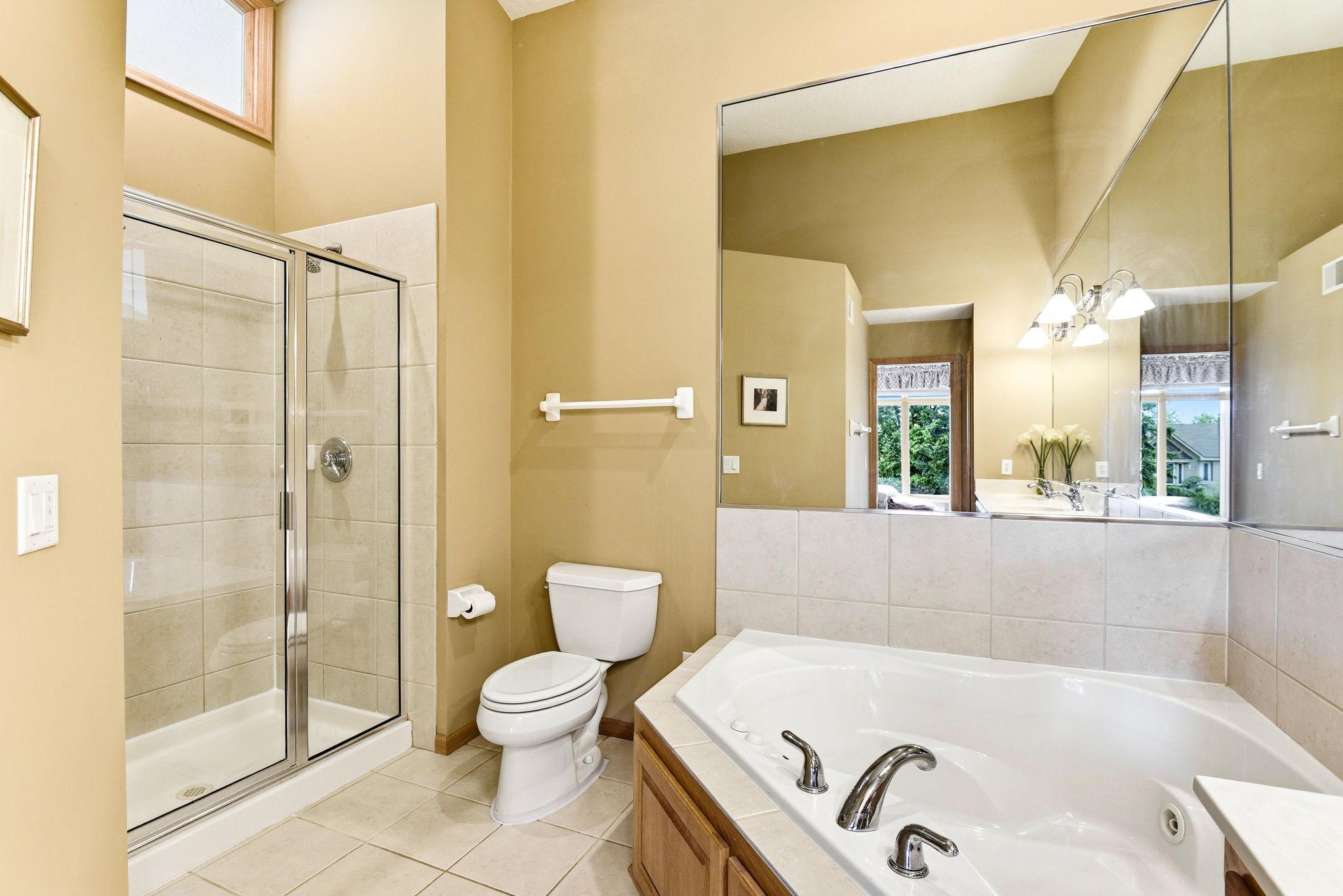 25-web-or-mls-4831-Greenhaven-Dr-25.jpg