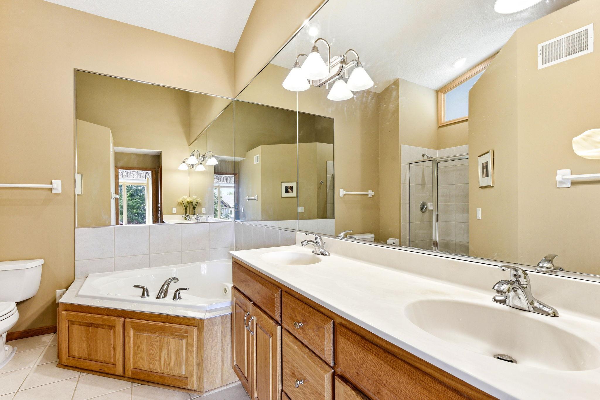 24-web-or-mls-4831-Greenhaven-Dr-24.jpg