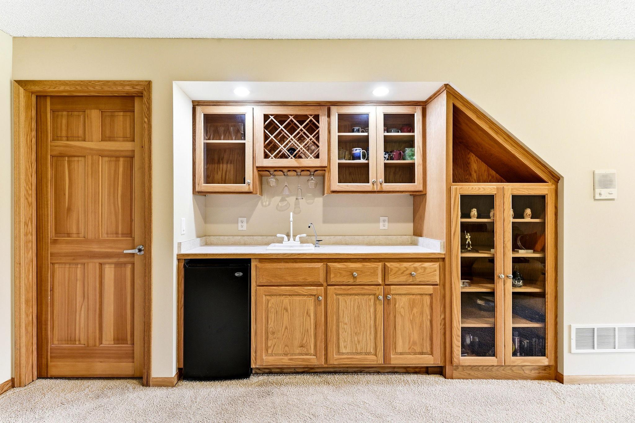 32-web-or-mls-4831-Greenhaven-Dr-32.jpg