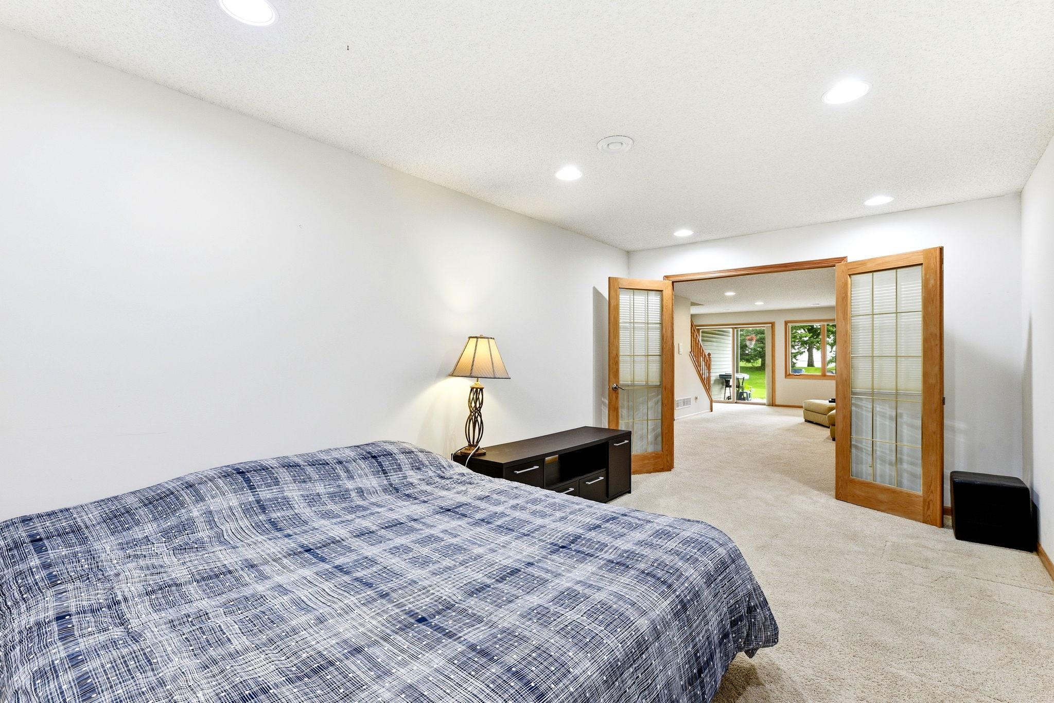 34-web-or-mls-4831-Greenhaven-Dr-34.jpg